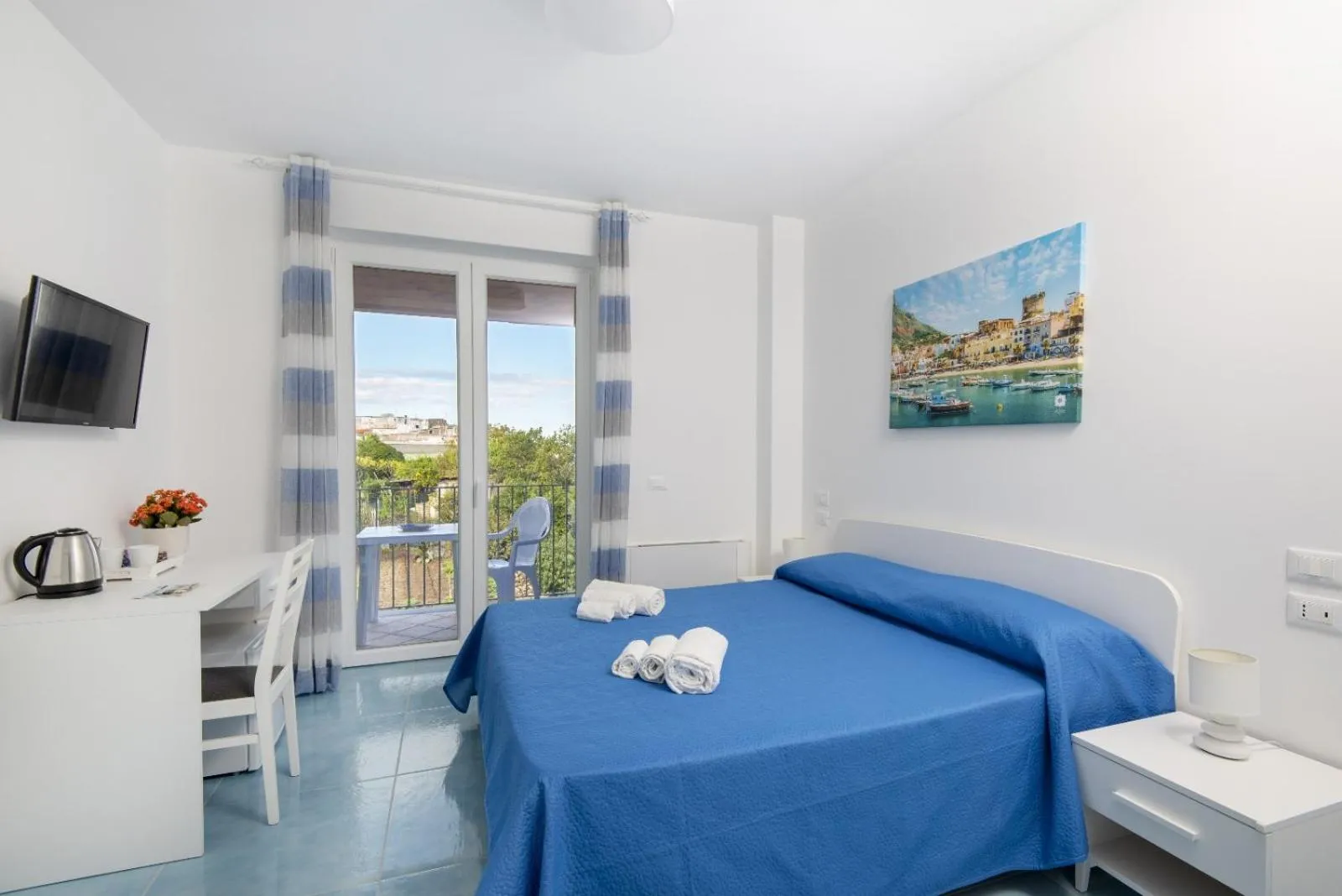 Bedroom, Bed in B&B La Vigna - Ischia Ponte