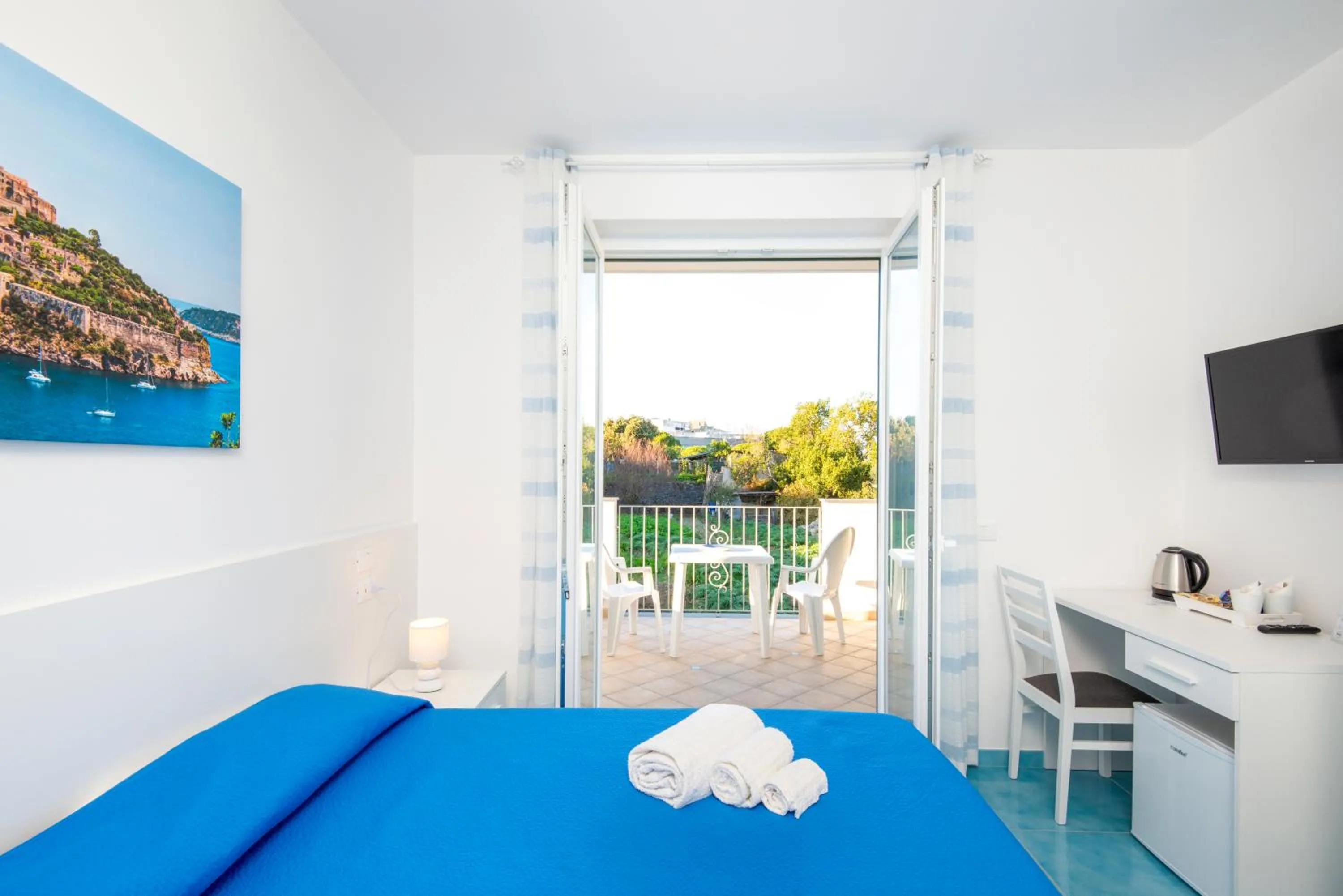 Bedroom, Bed in B&B La Vigna - Ischia Ponte