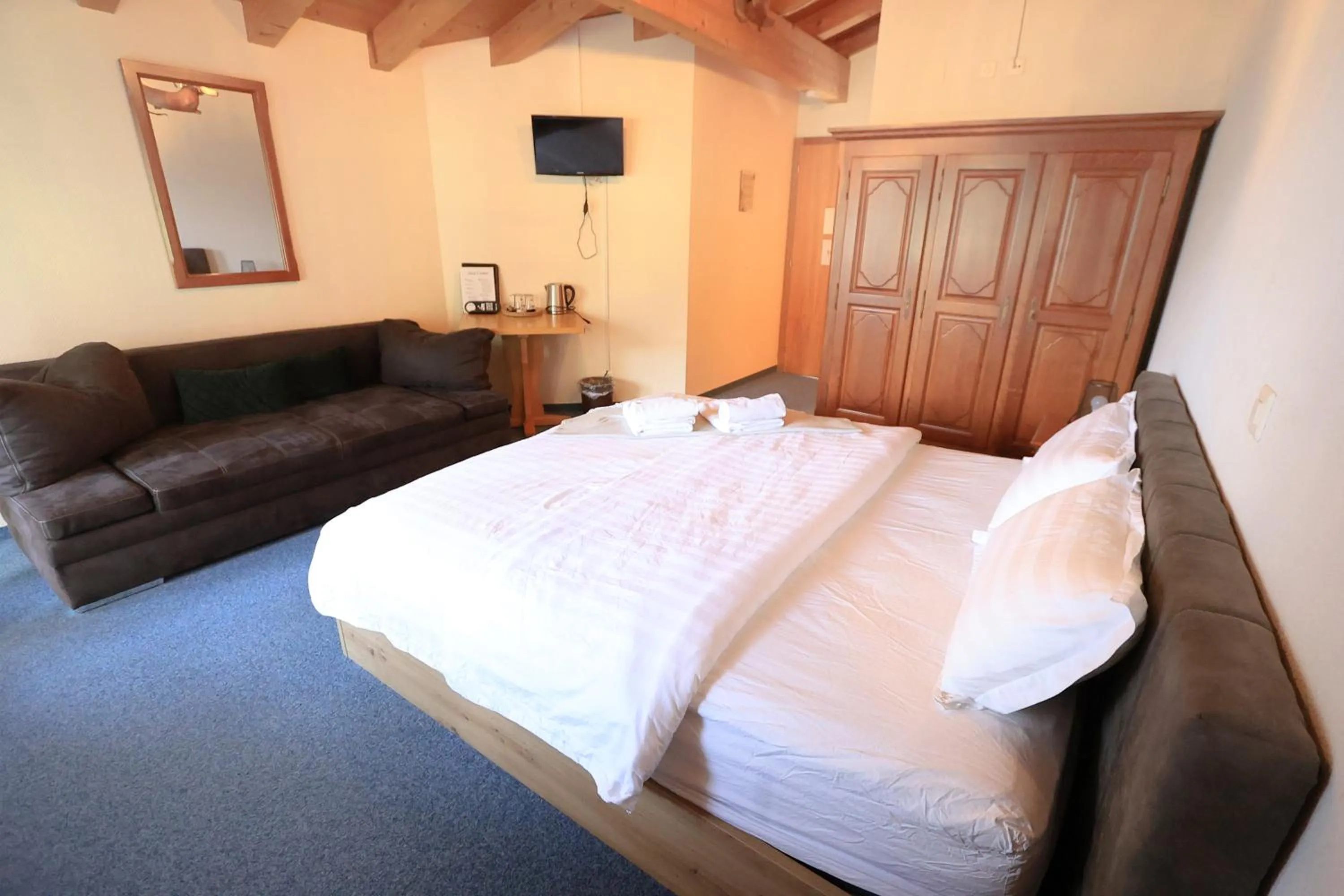 Bed in Hotel Wildbach Brienz