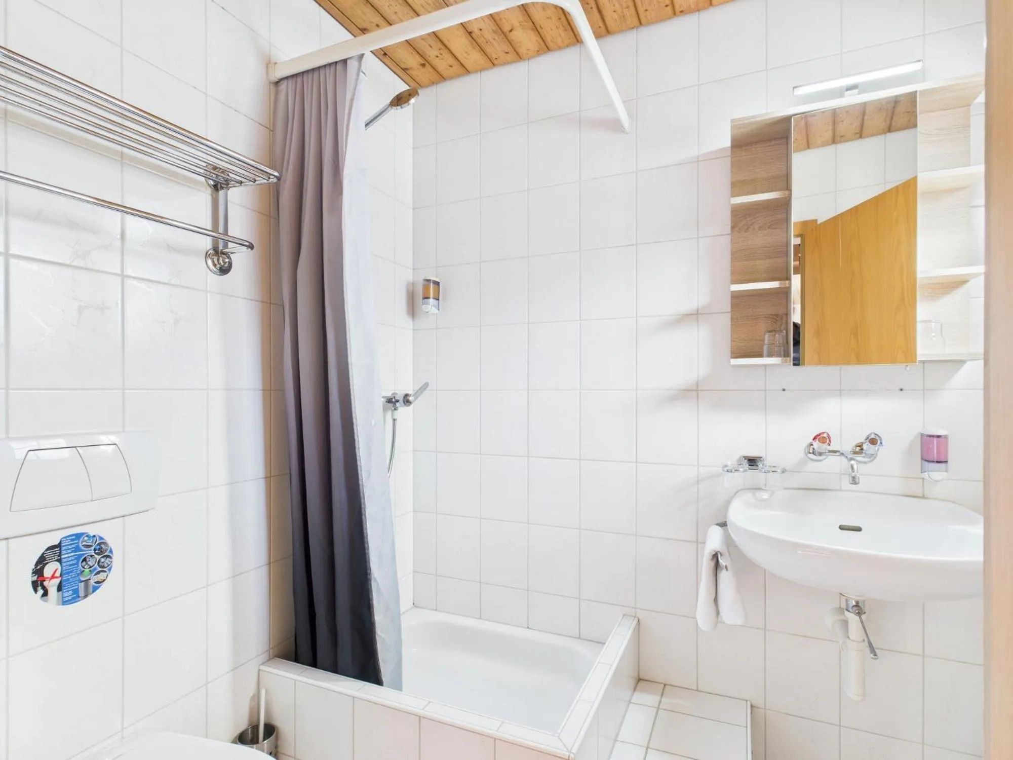 Shower in Hotel Wildbach Brienz