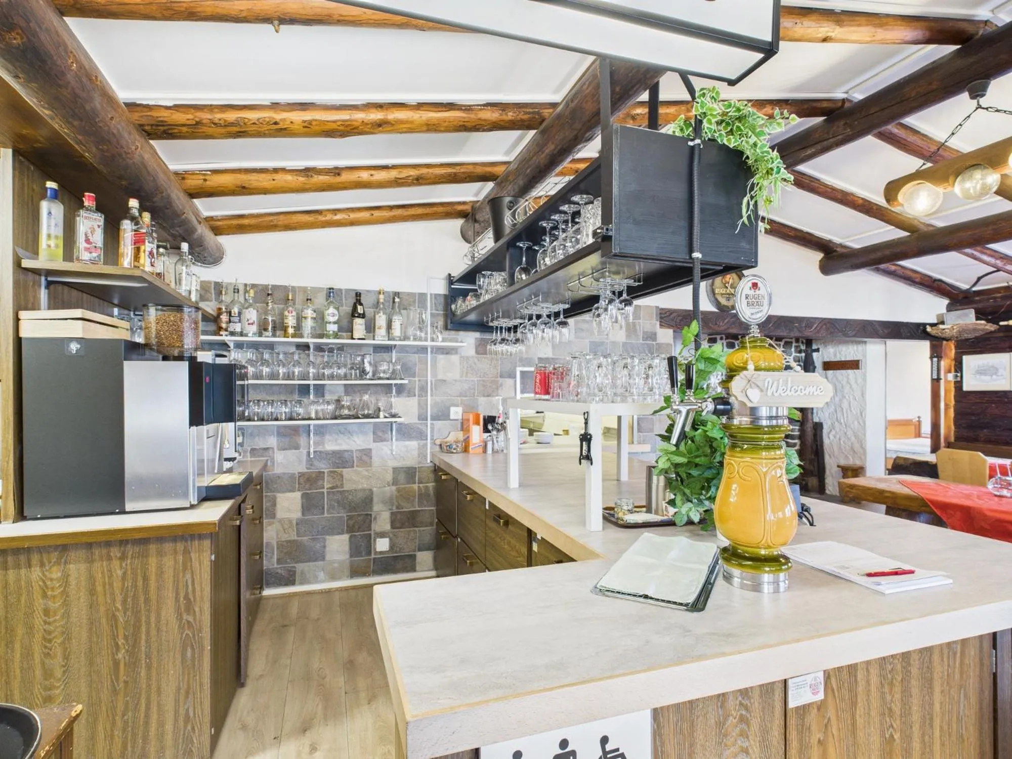 Lounge or bar in Hotel Wildbach Brienz