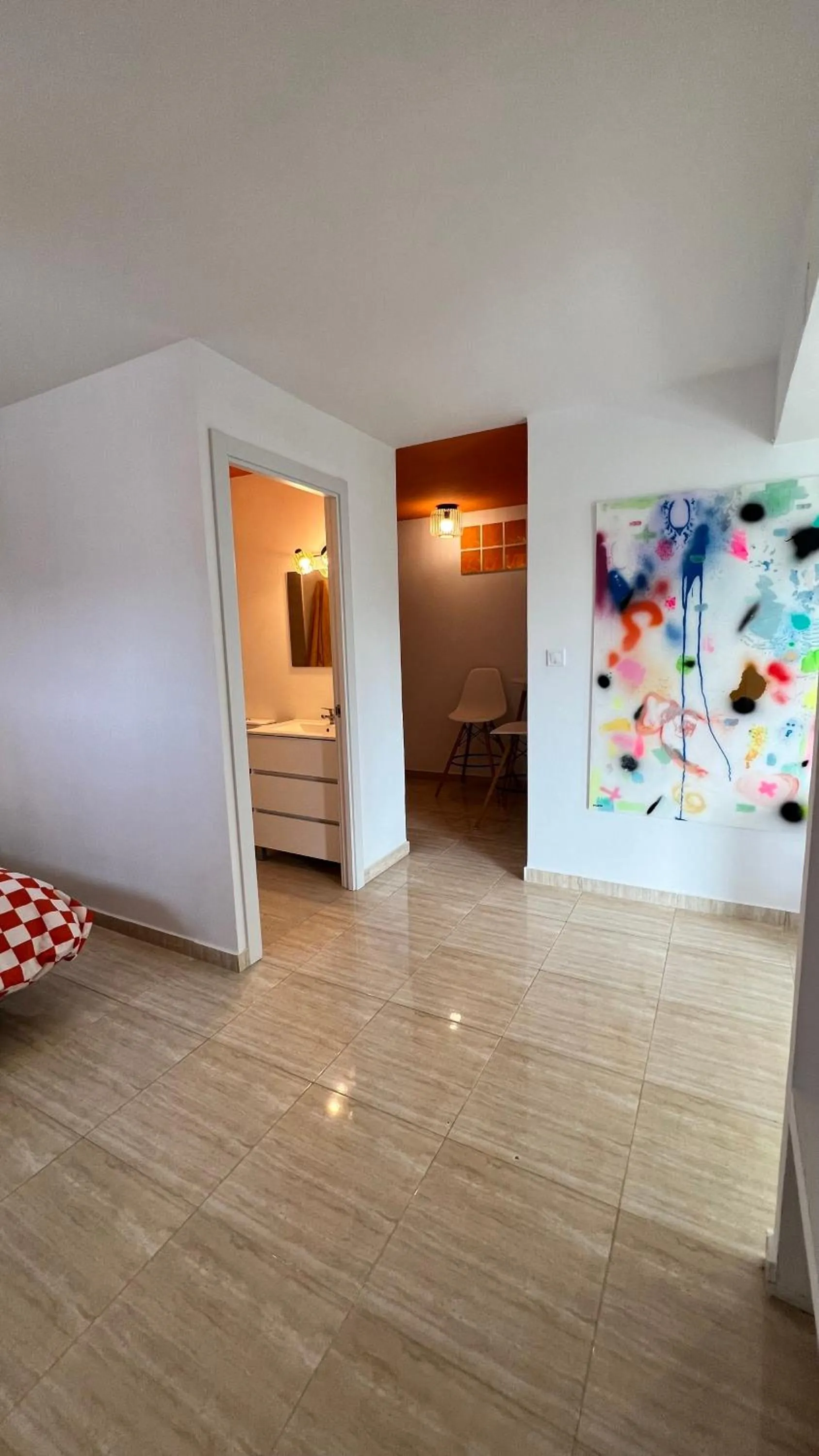 Photo of the whole room in Kiwidestiny Alicante