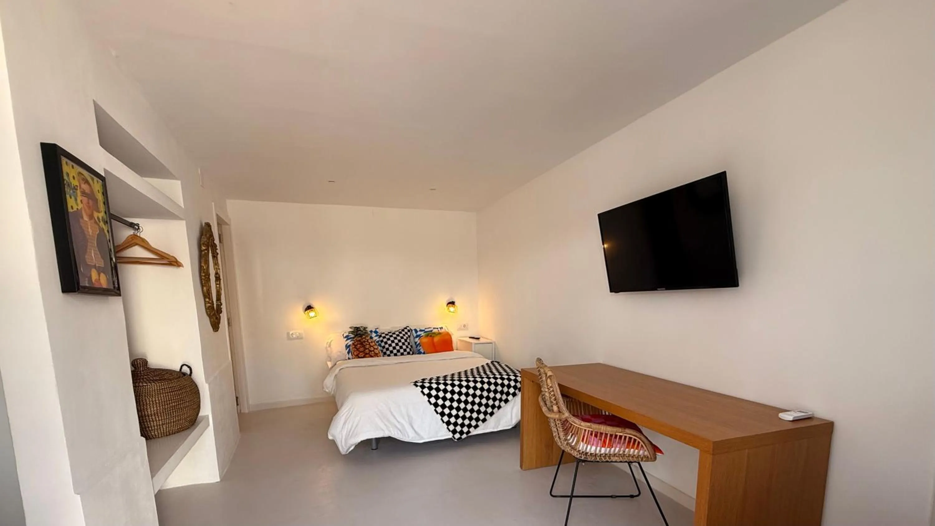 Bed in Kiwidestiny Alicante