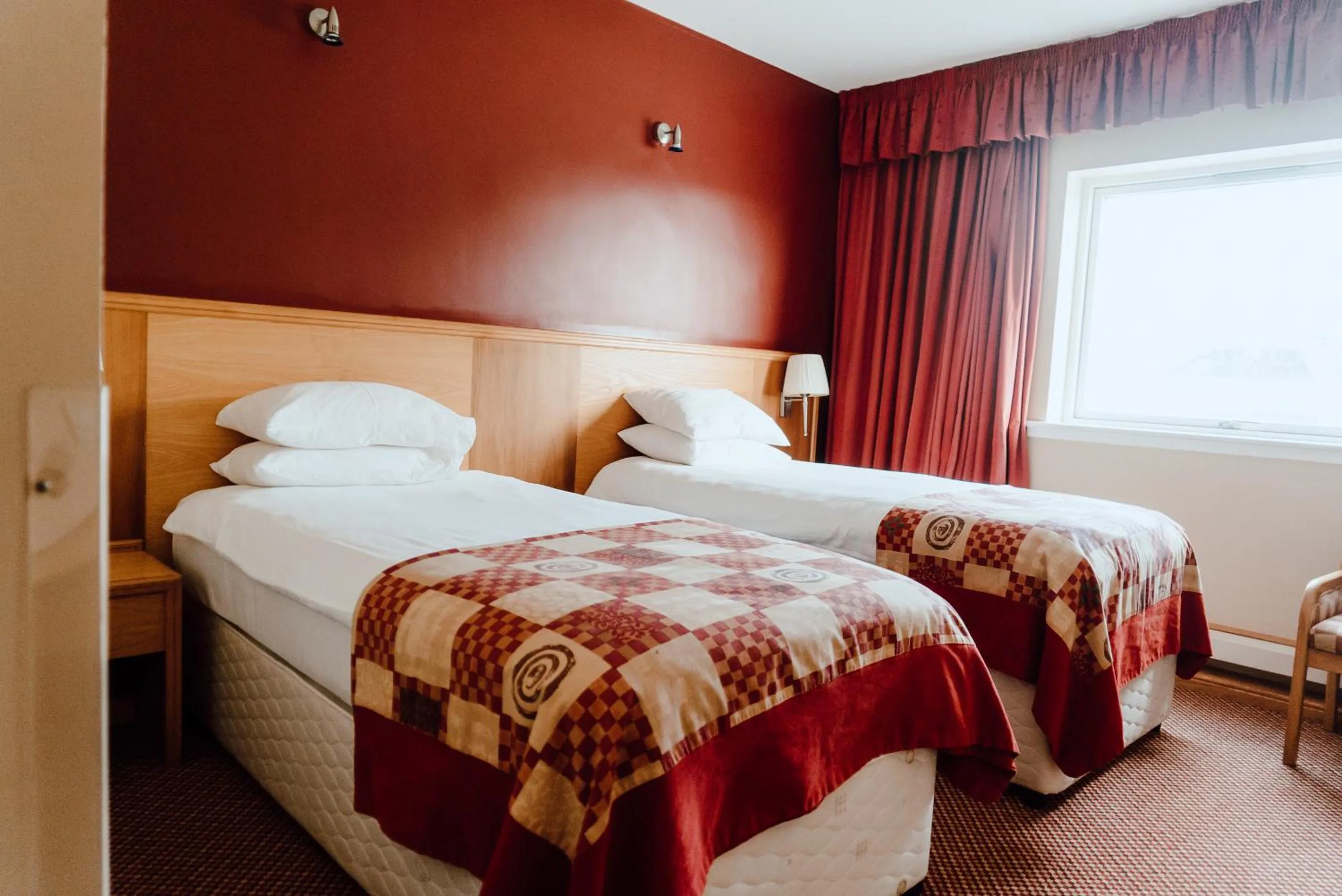 Photo of the whole room, Bed in Cabarfeidh Hotel