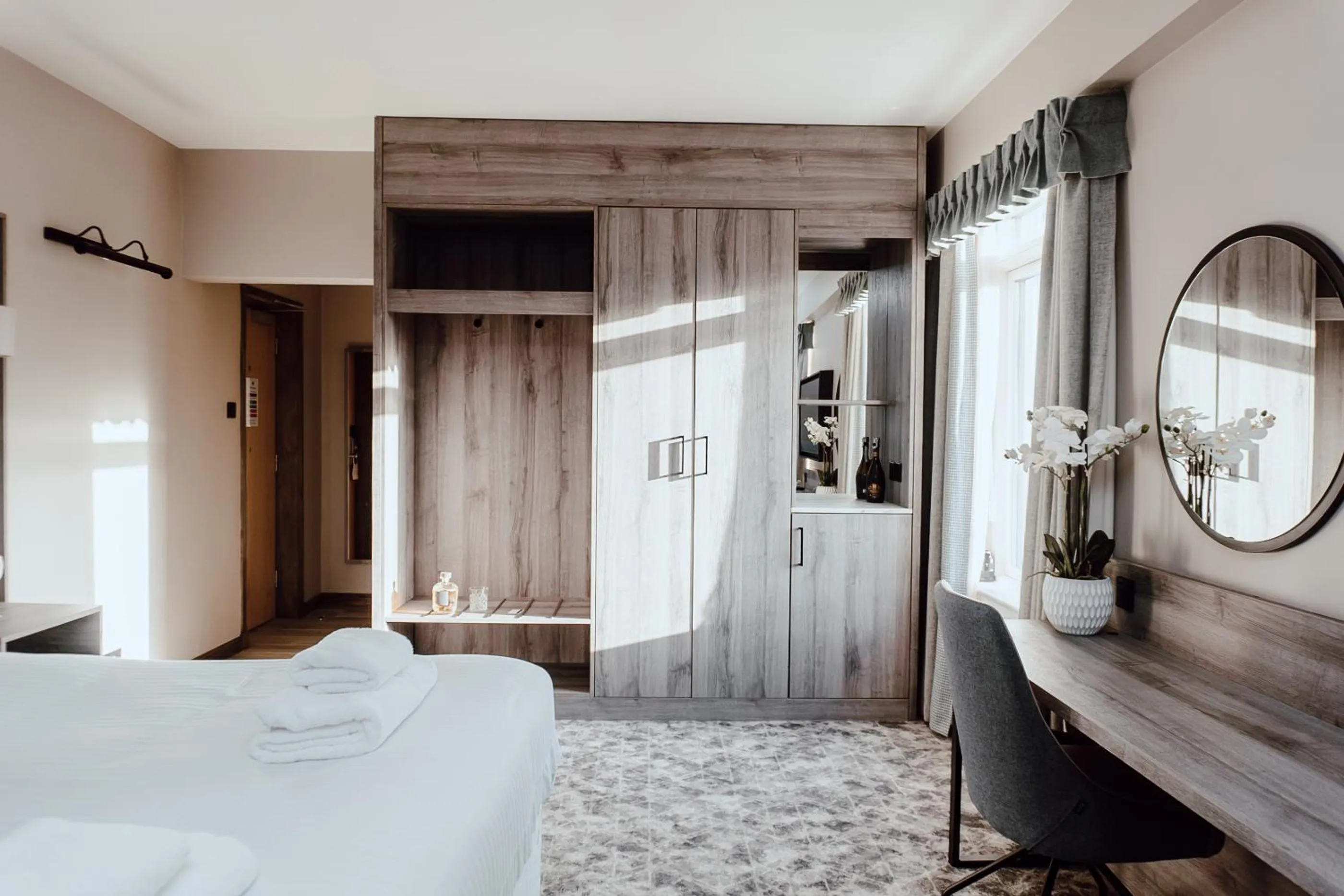 hair dresser, Bed in Cabarfeidh Hotel