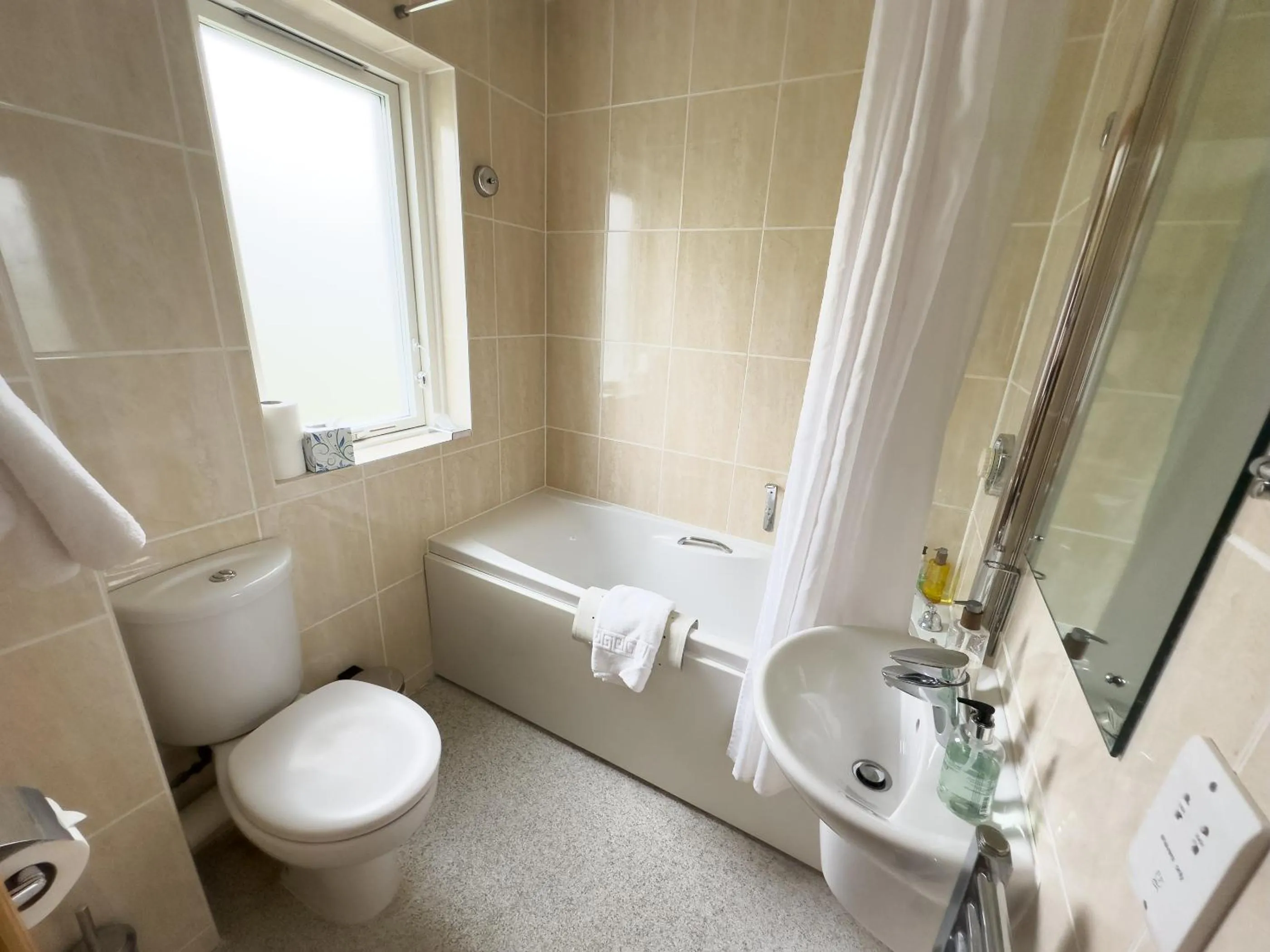 Bathroom in Cabarfeidh Hotel