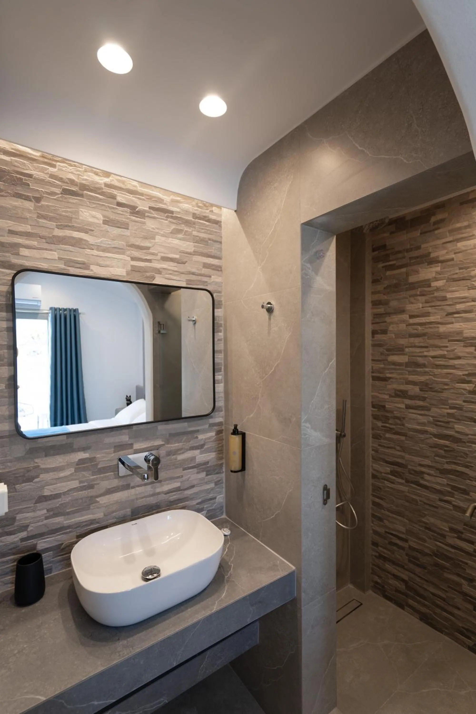 Shower in Griseo Villas