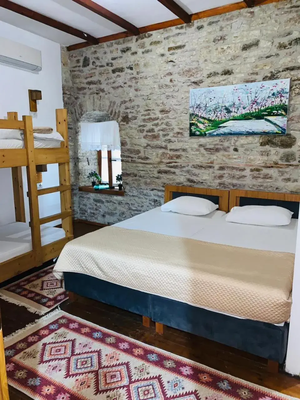 Deluxe King Room in Guest House and Hostel VAL-MAR Deluxe King Room in Guest House and Hostel VAL-MAR