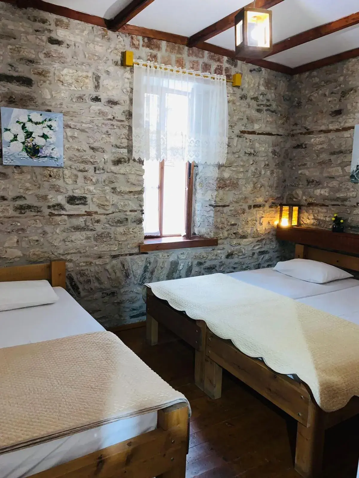 Deluxe Queen Room in Guest House and Hostel VAL-MAR Deluxe Queen Room in Guest House and Hostel VAL-MAR