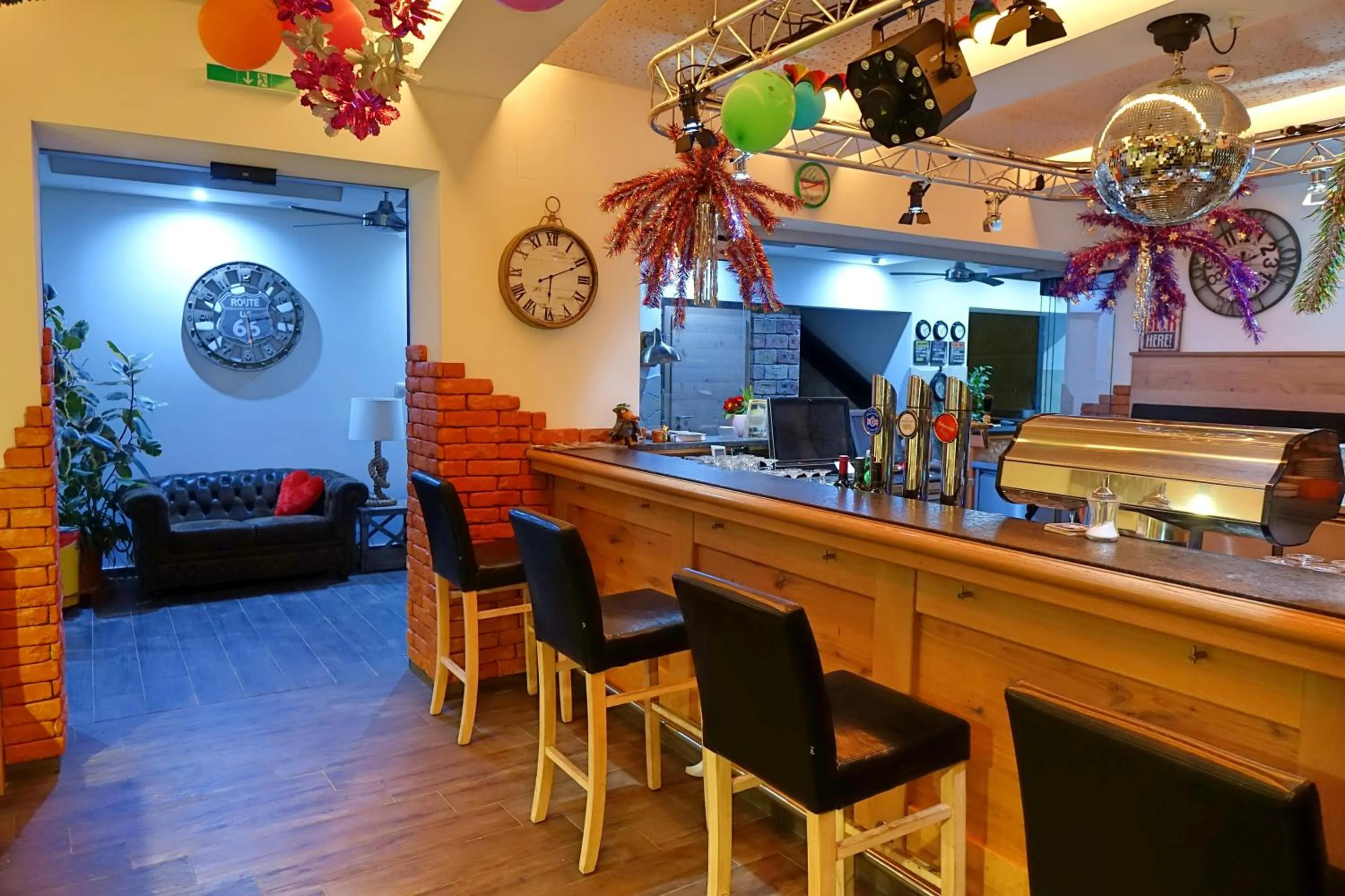 Lounge or bar in Weinhotel Kirchenwirt