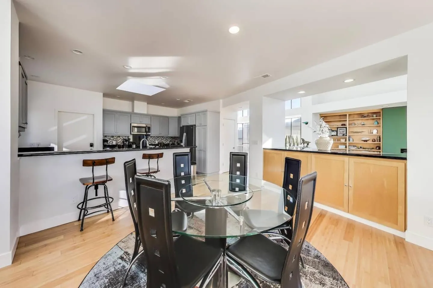 Seating area in Luxurious Hillside Home wAC & Gorgeous SF Views!