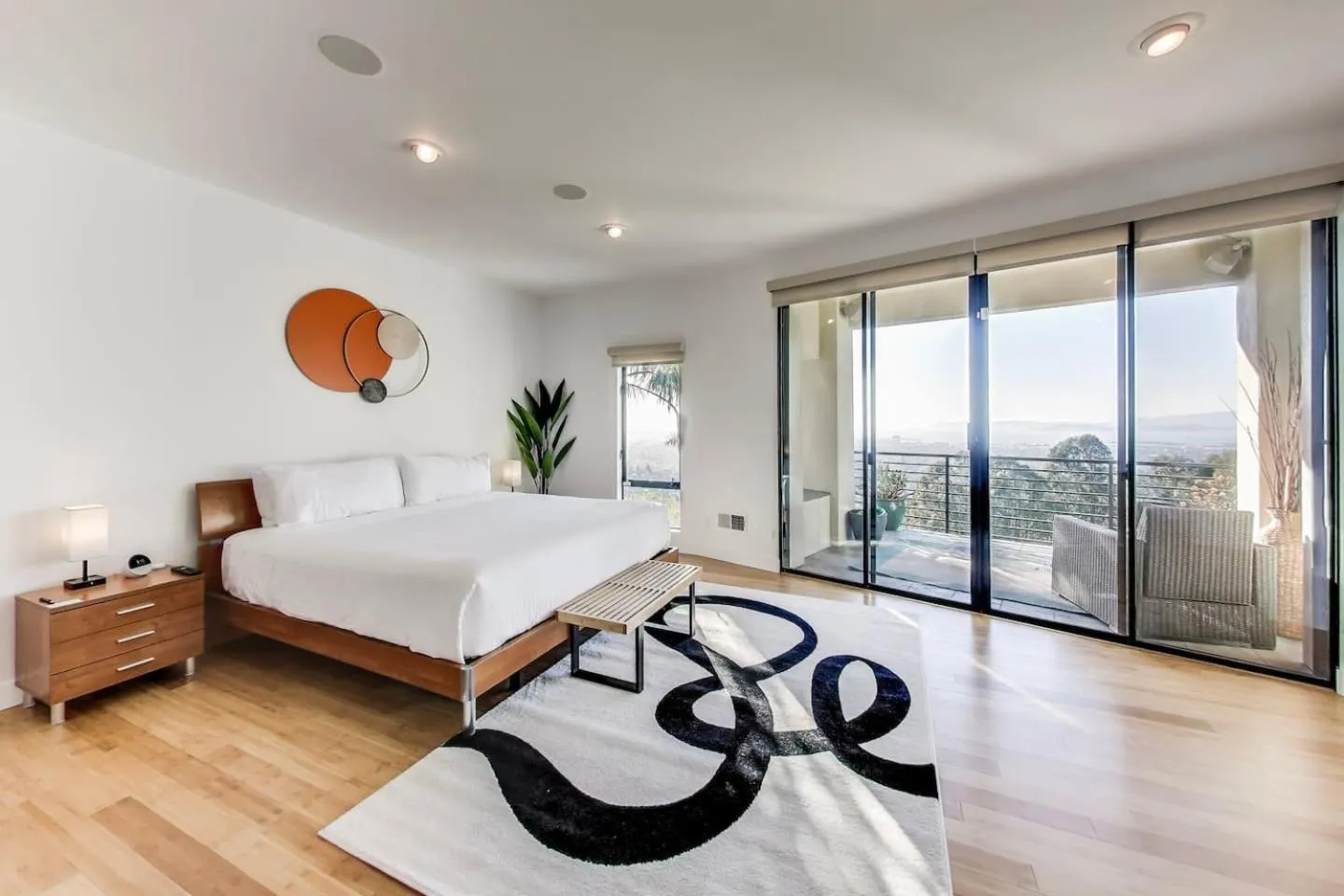 Bed in Luxurious Hillside Home wAC & Gorgeous SF Views!