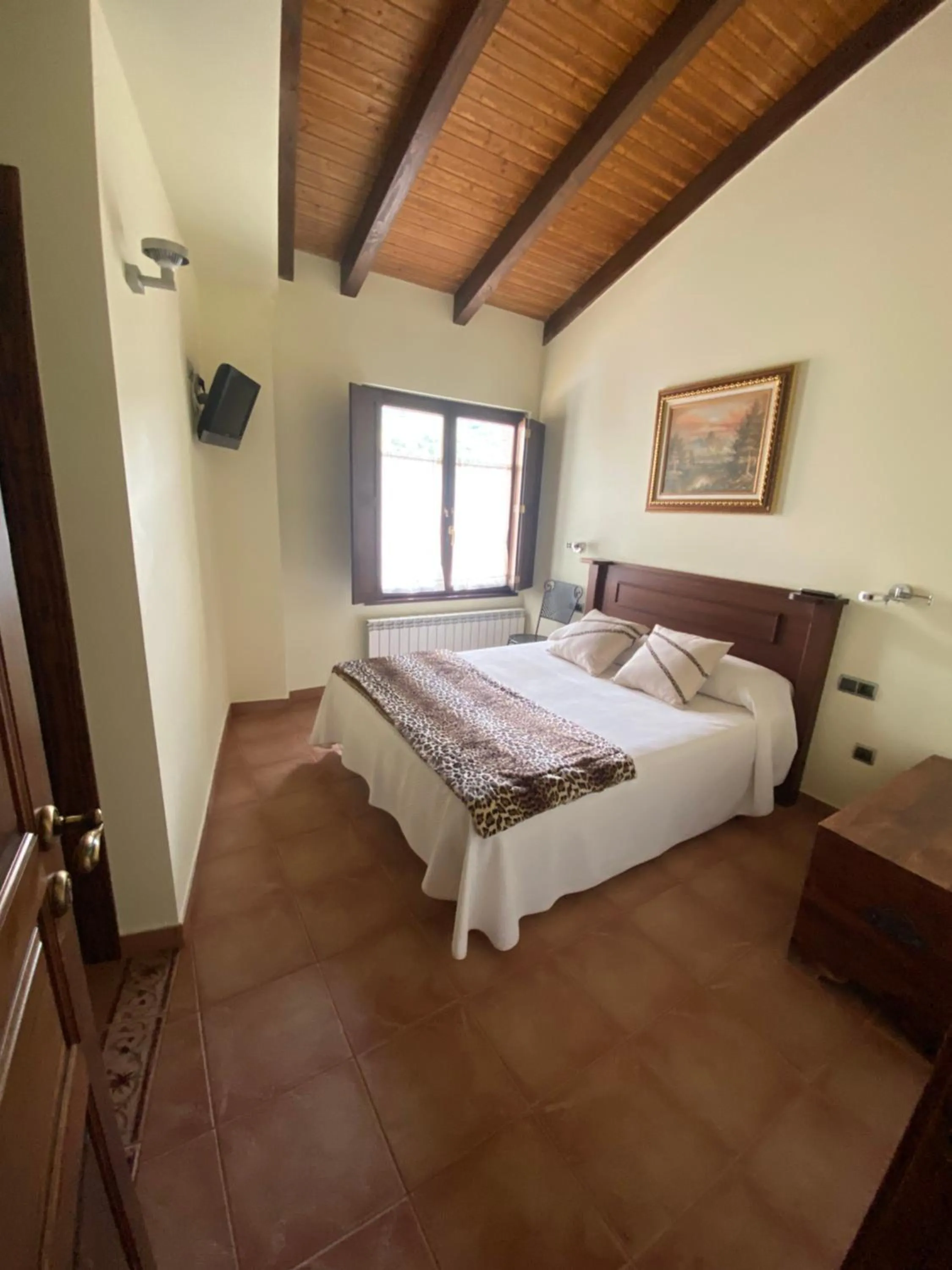 Bed in Hotel rural Monasterio de Ara Mada