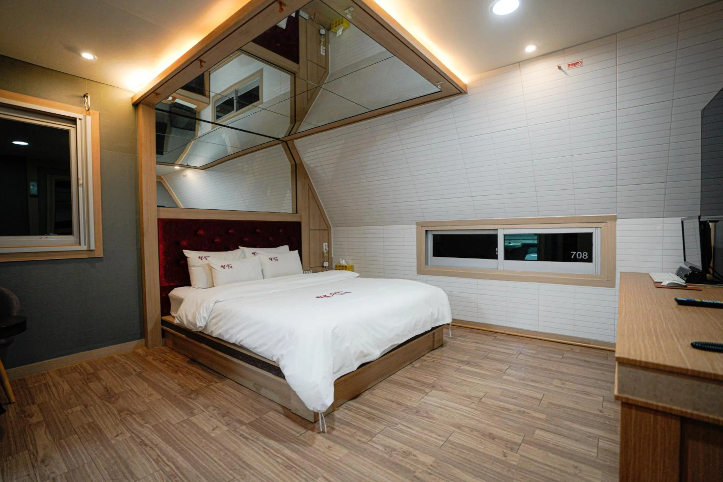 Bed in Mokpo Well hotel