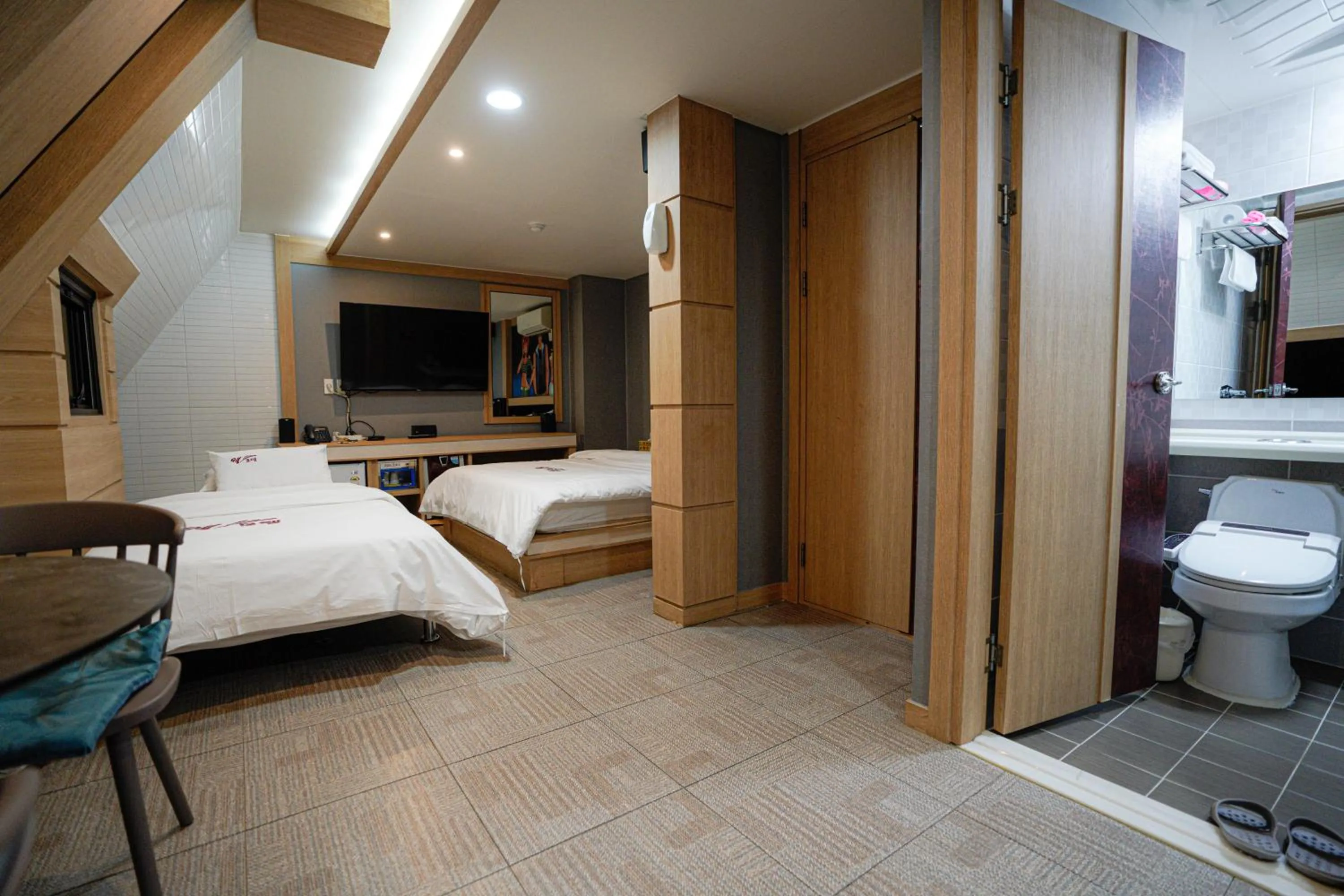 Bed in Mokpo Well hotel