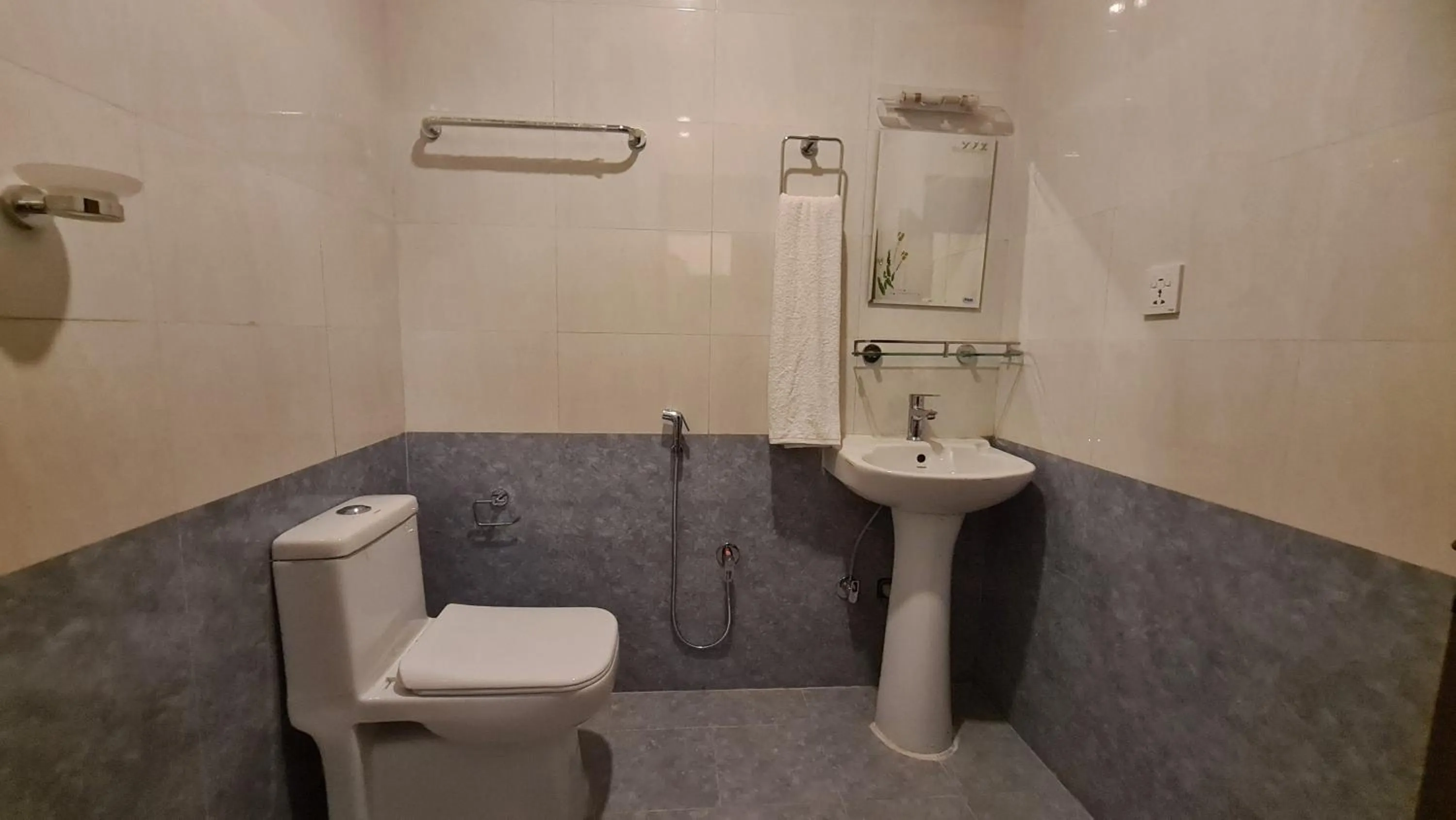 Bathroom in Temple Town Inn