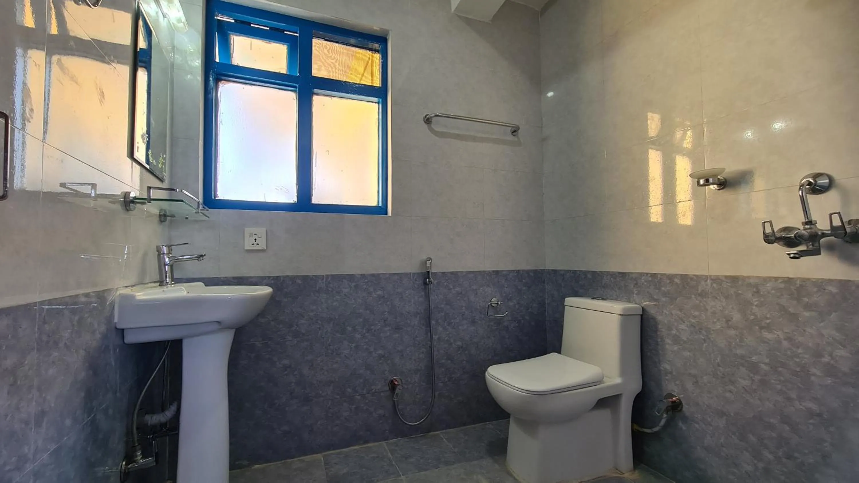 Bathroom in Temple Town Inn