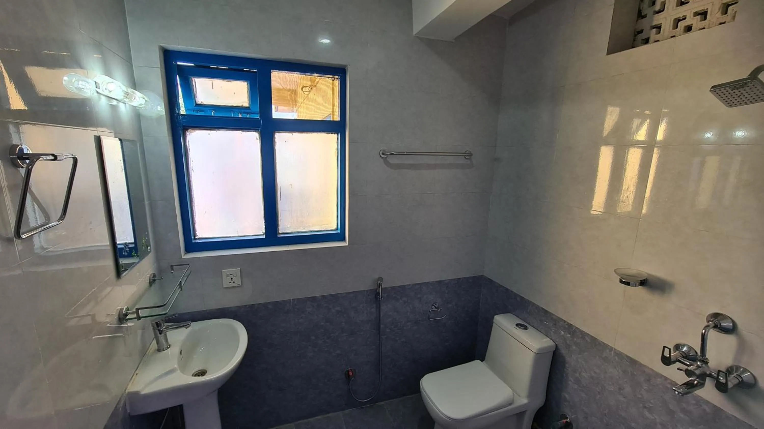 Bathroom in Temple Town Inn