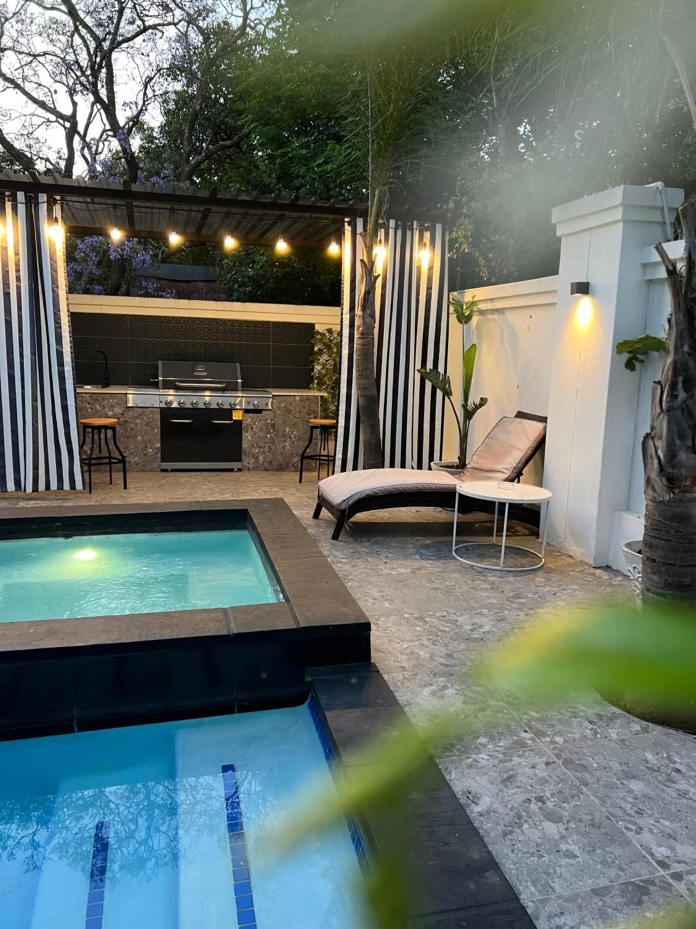 435 on vale boutique aparthotel