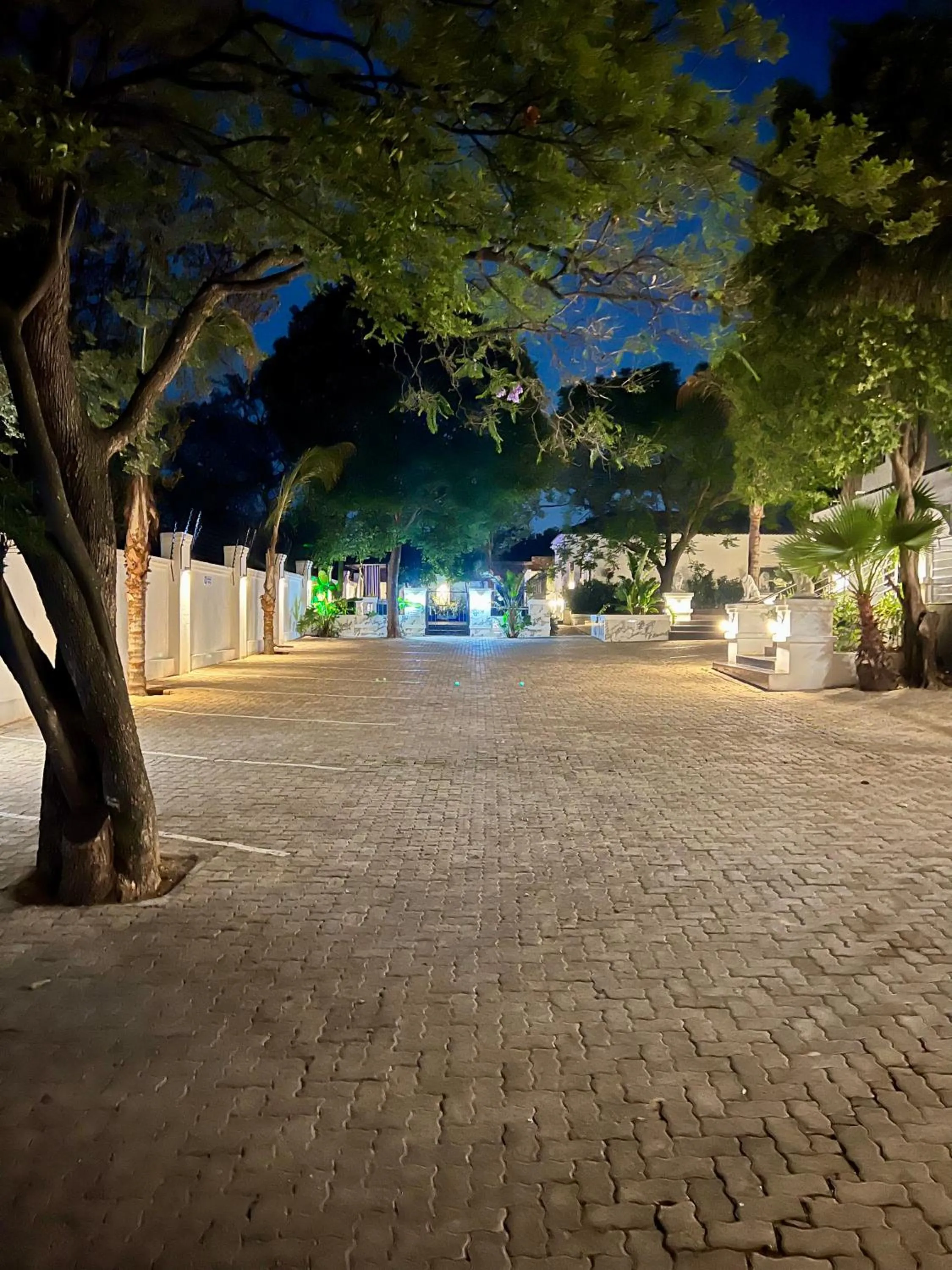 435 on vale boutique aparthotel