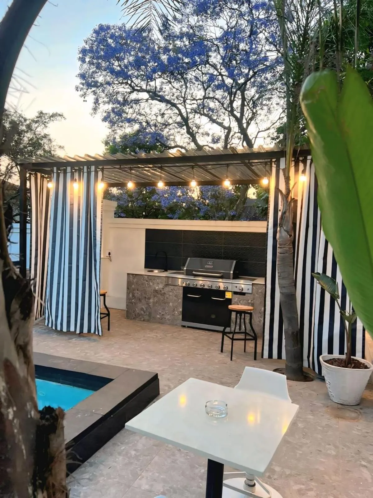 435 on vale boutique aparthotel