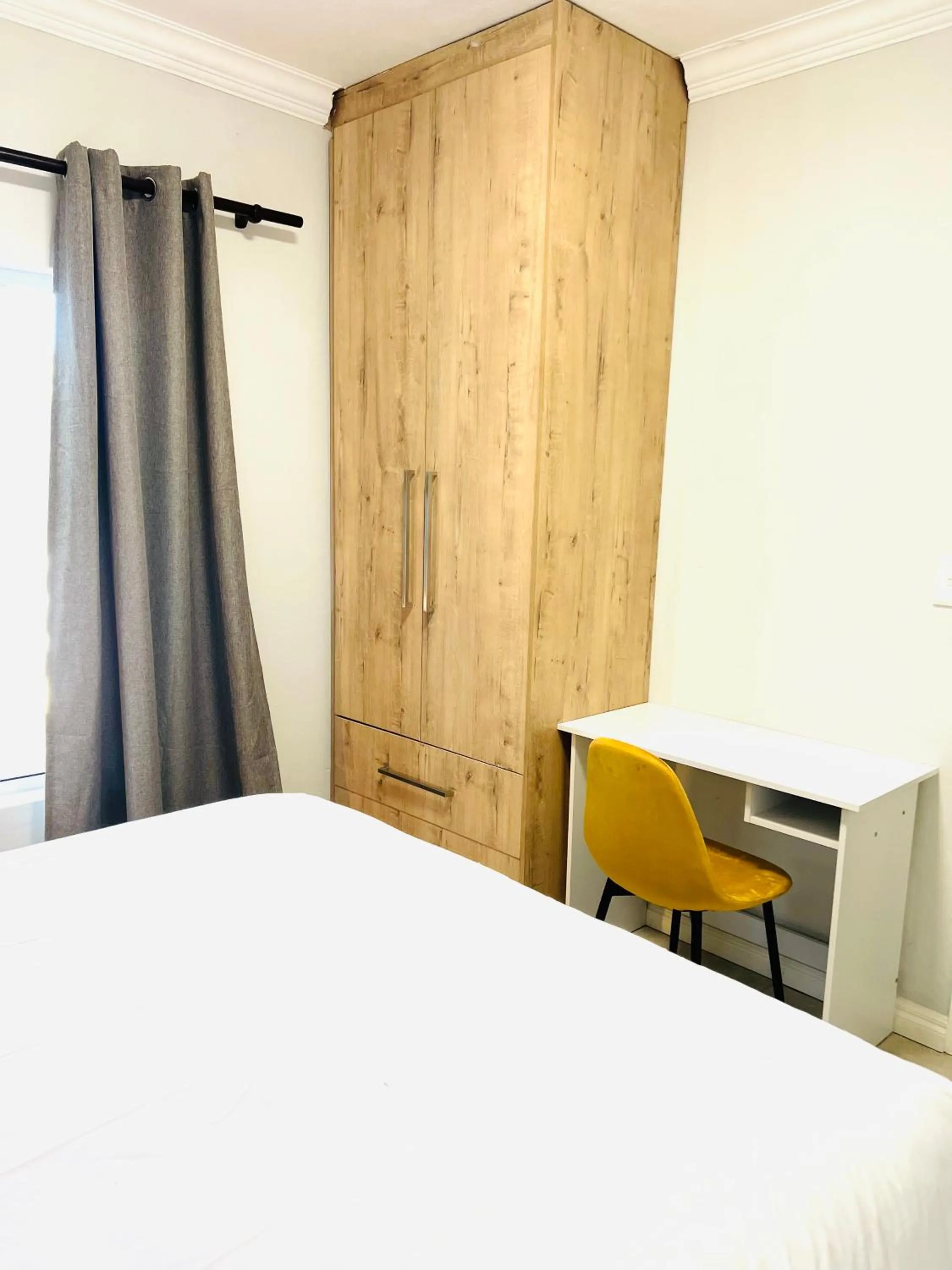 Bed in 435 on vale boutique aparthotel