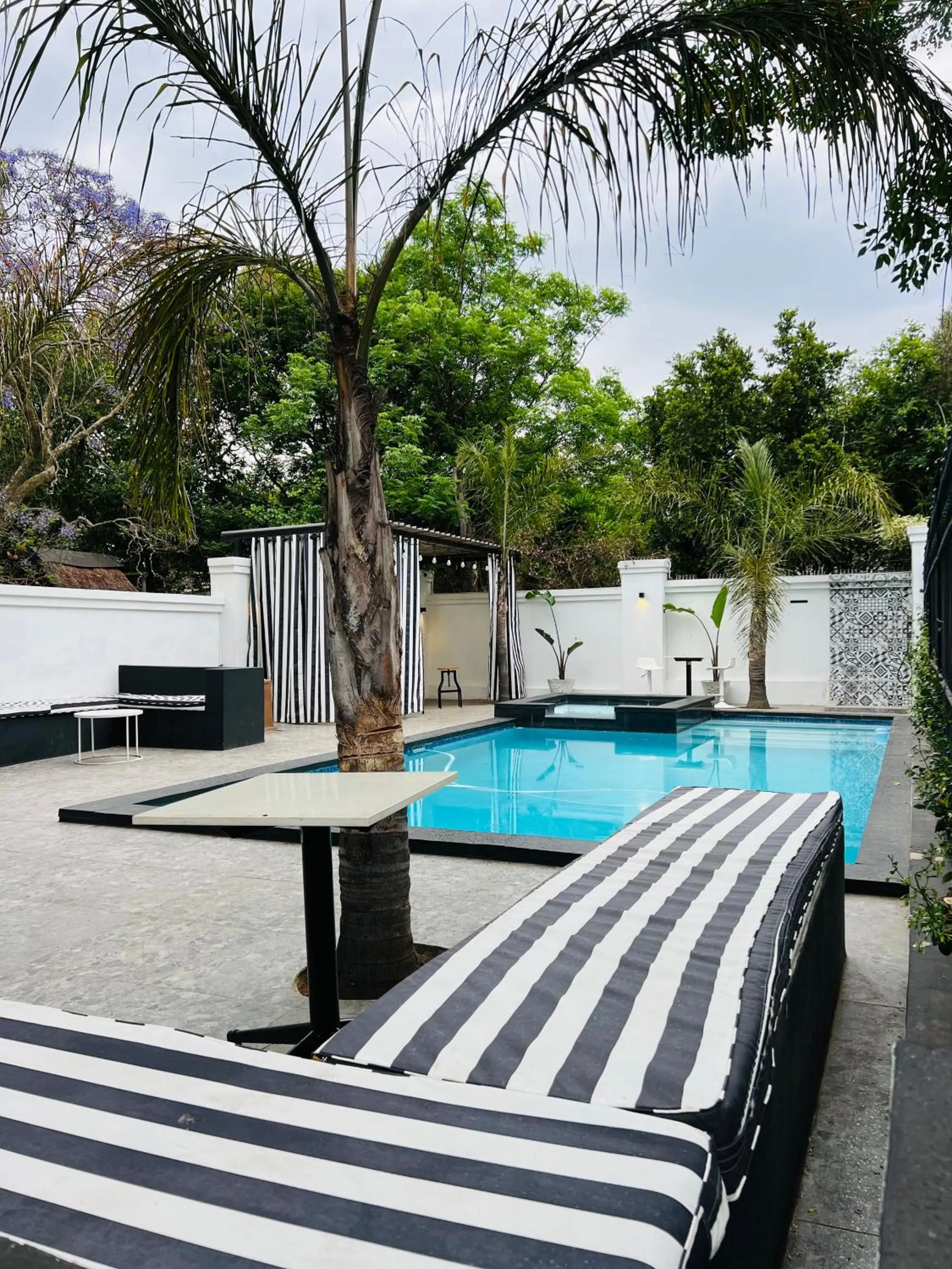 435 on vale boutique aparthotel