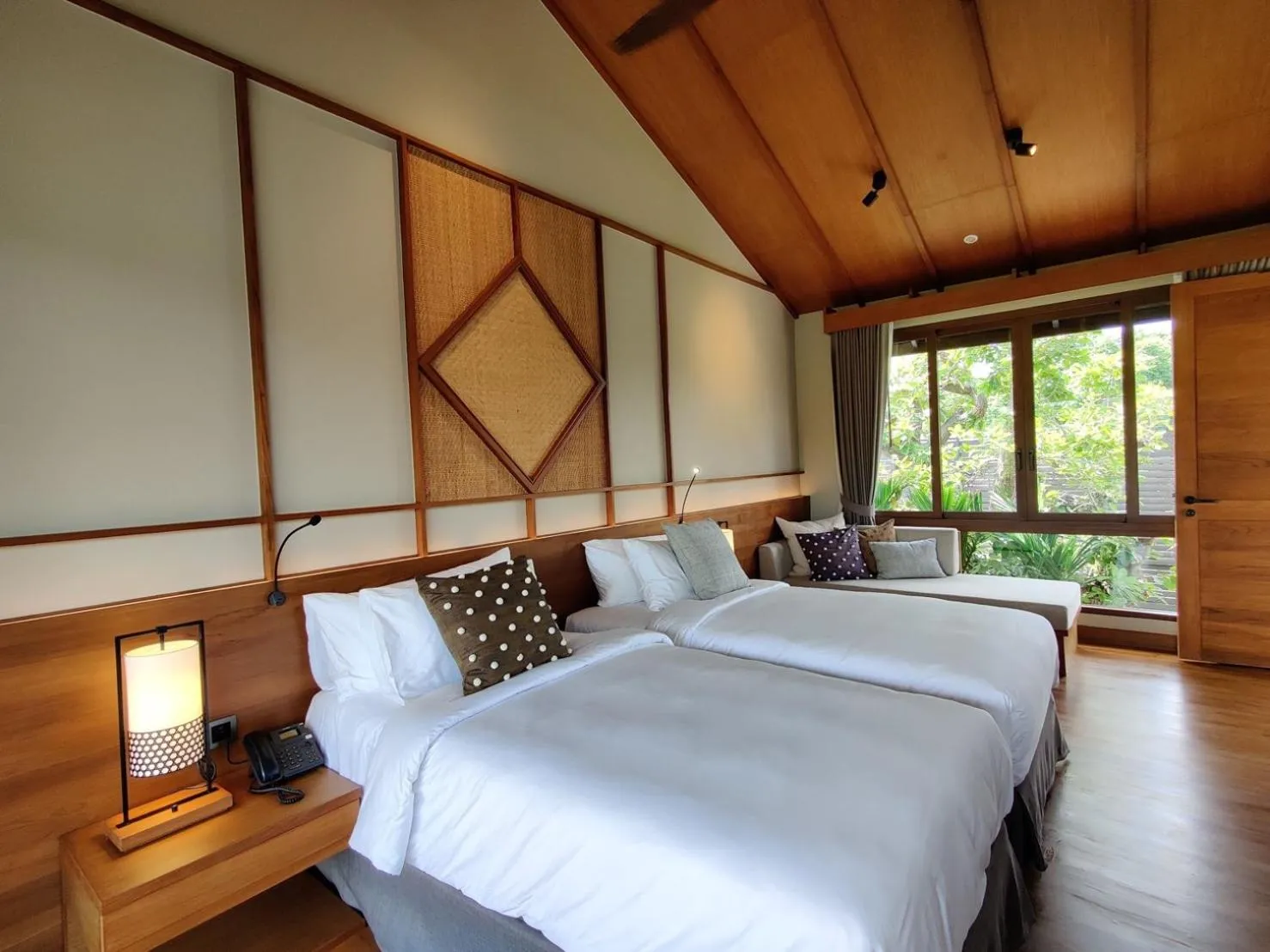 Bed in Rarin Villas