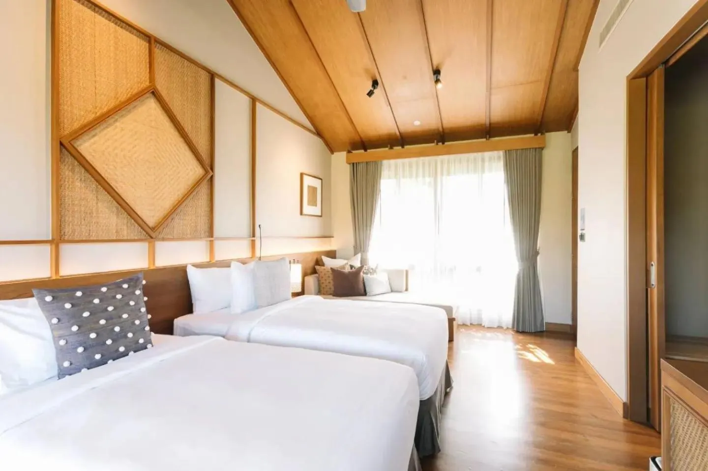Bed in Rarin Villas