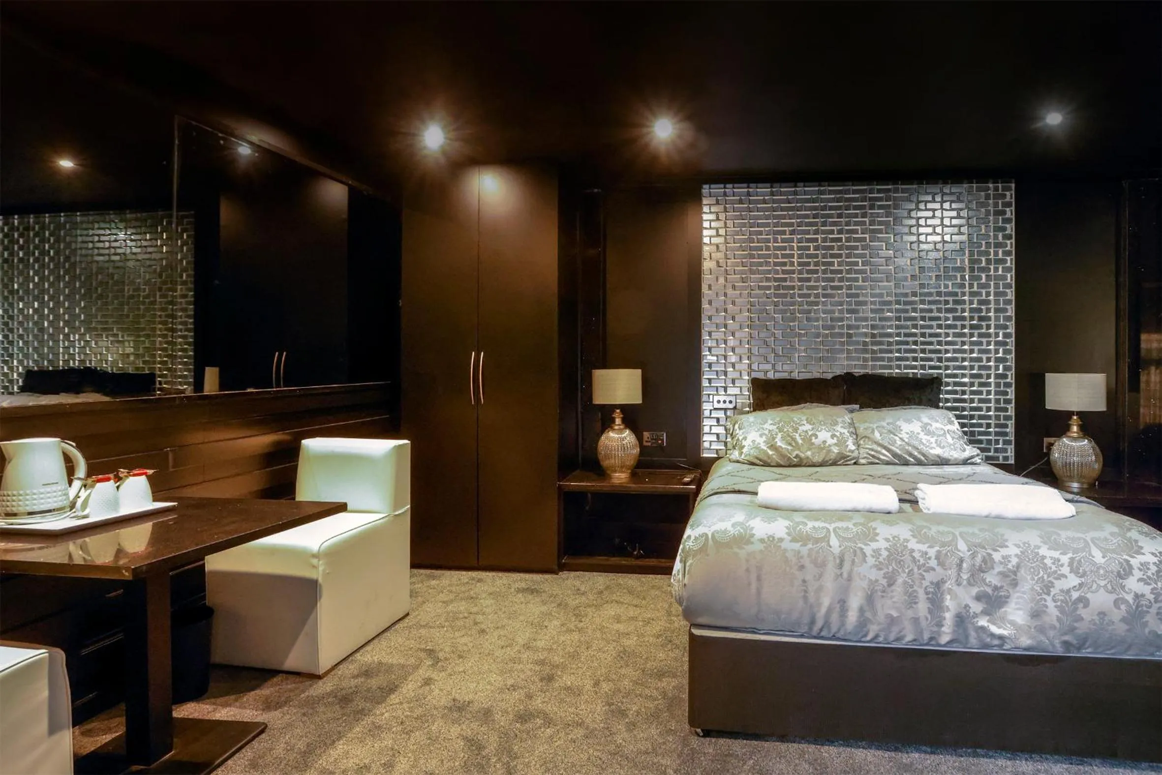 Bed in The Sea Lounge Accomodation