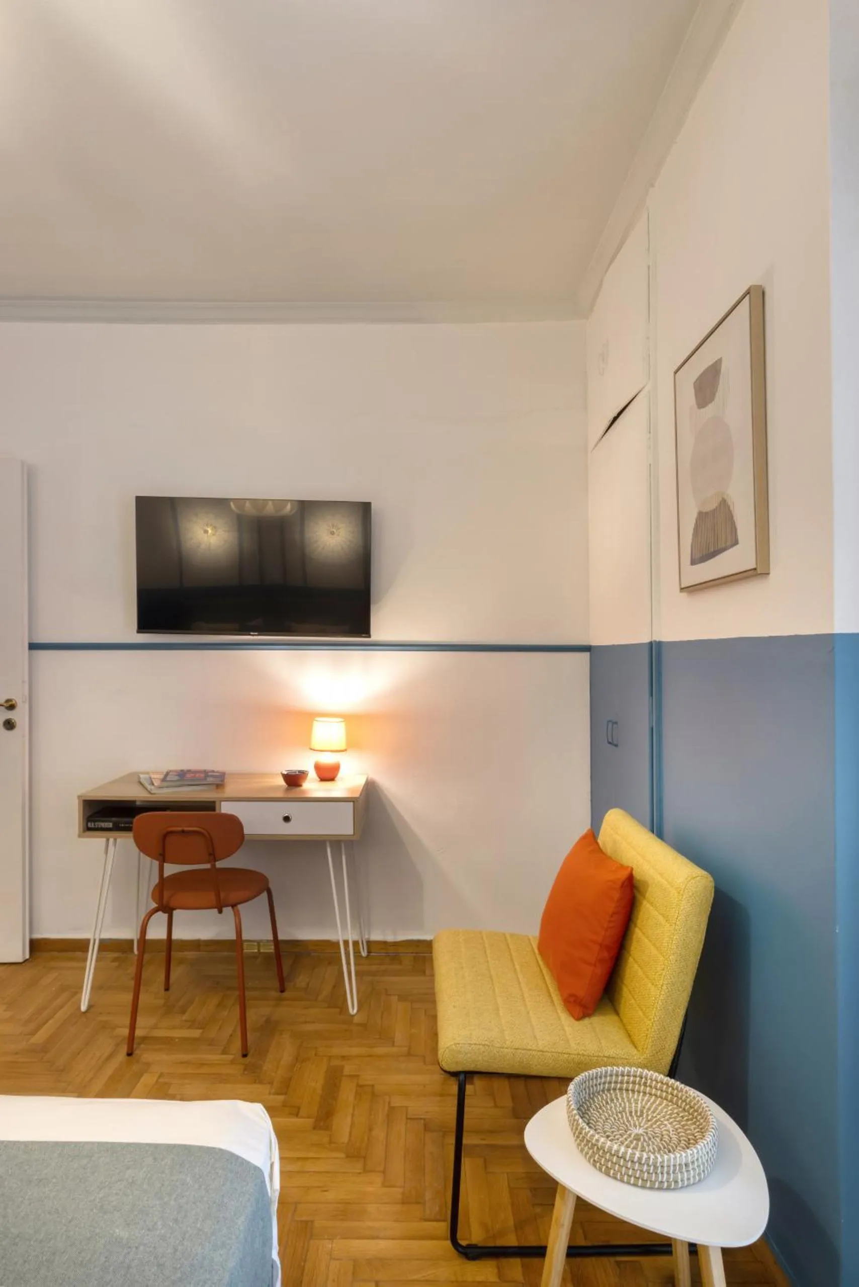 Communal lounge/ TV room in AnapironPolemou5 - Elegance meets charm in a posh