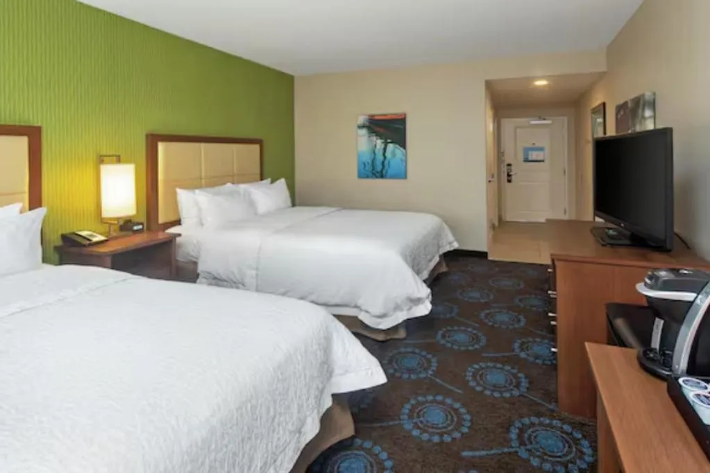 Bed in Hampton Inn by Hilton Halifax Downtown