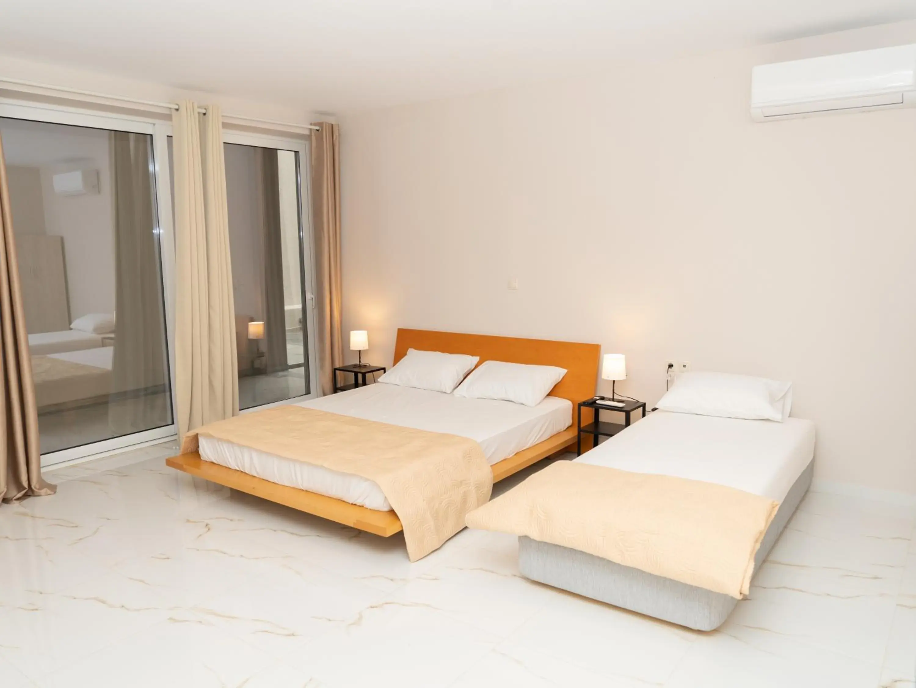 Triple Room in ALLAGIANNIS GROUP APARTMENTS Triple Room in ALLAGIANNIS GROUP APARTMENTS