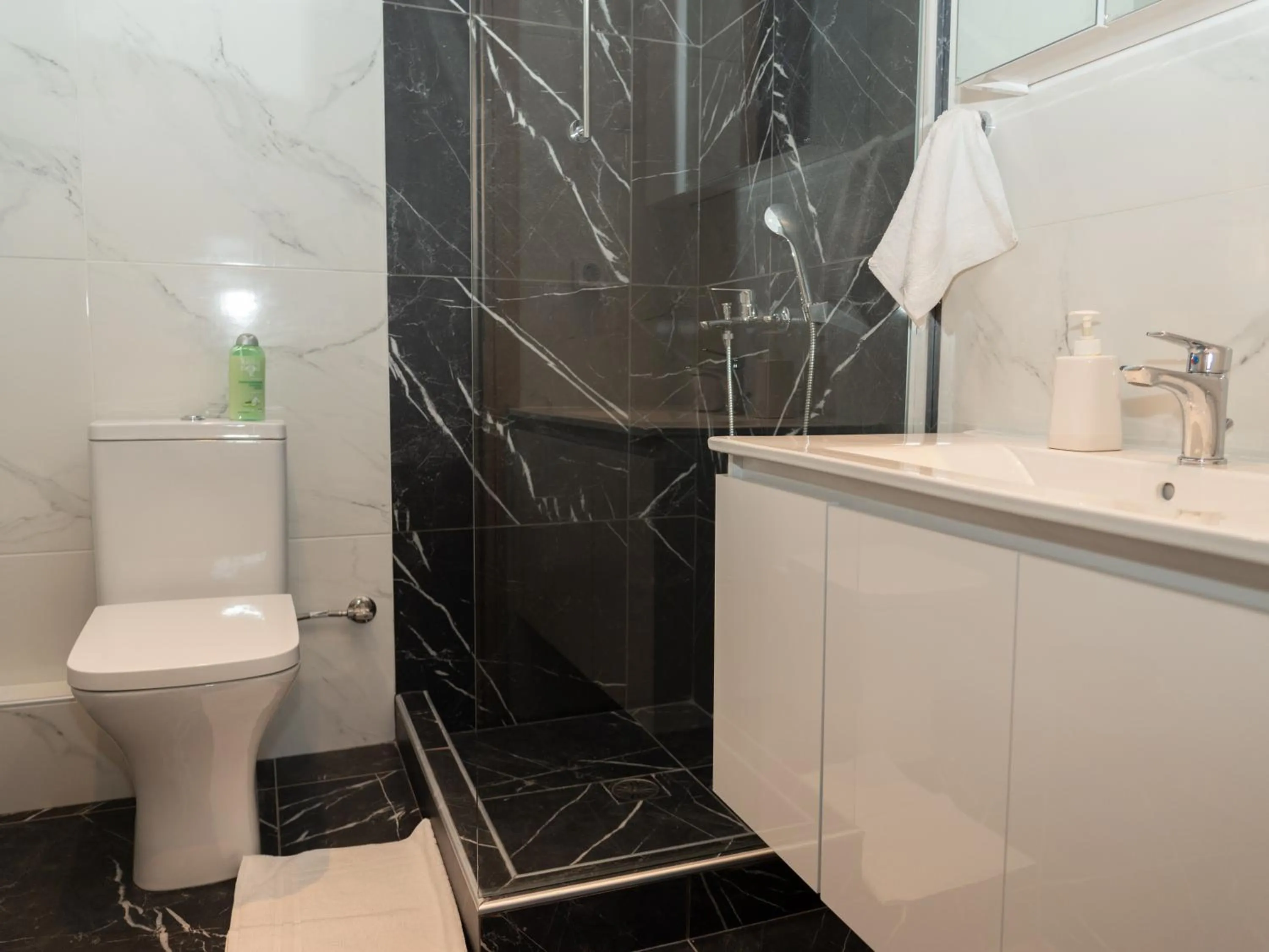 Bathroom in ALLAGIANNIS GROUP APARTMENTS