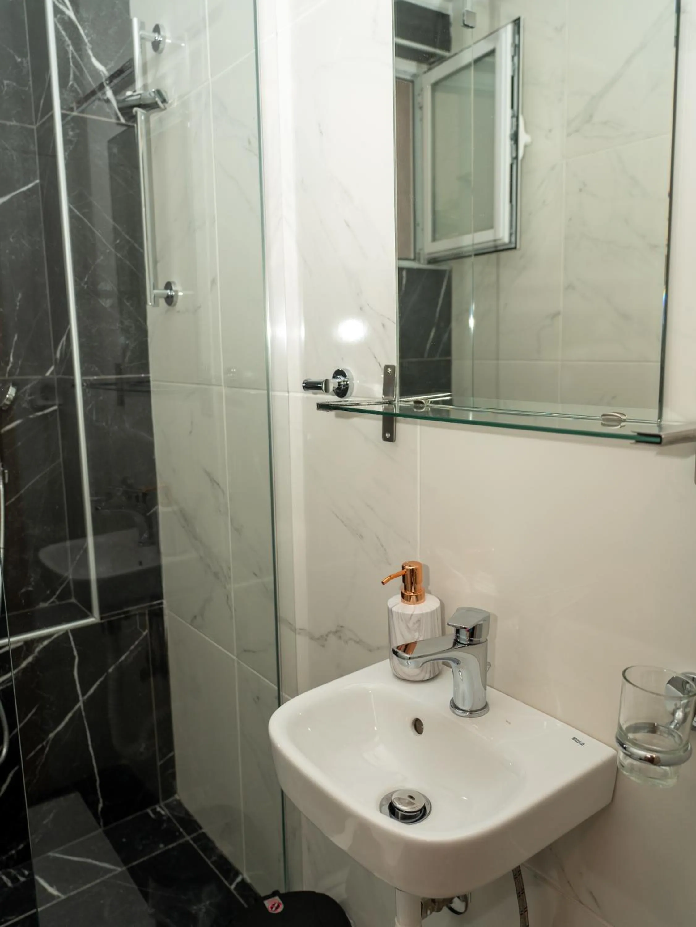 Bathroom in ALLAGIANNIS GROUP APARTMENTS
