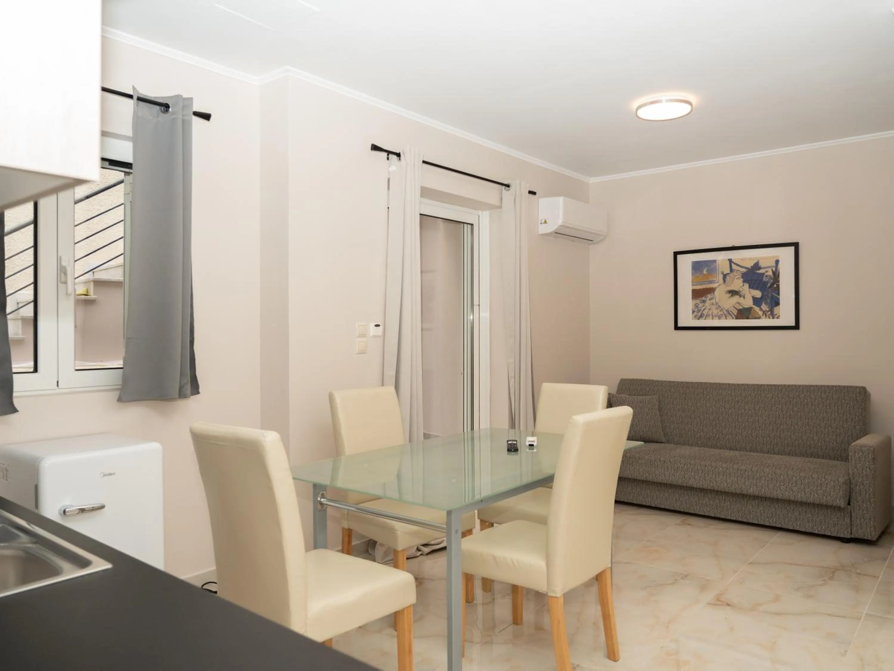 Dining area in ALLAGIANNIS GROUP APARTMENTS