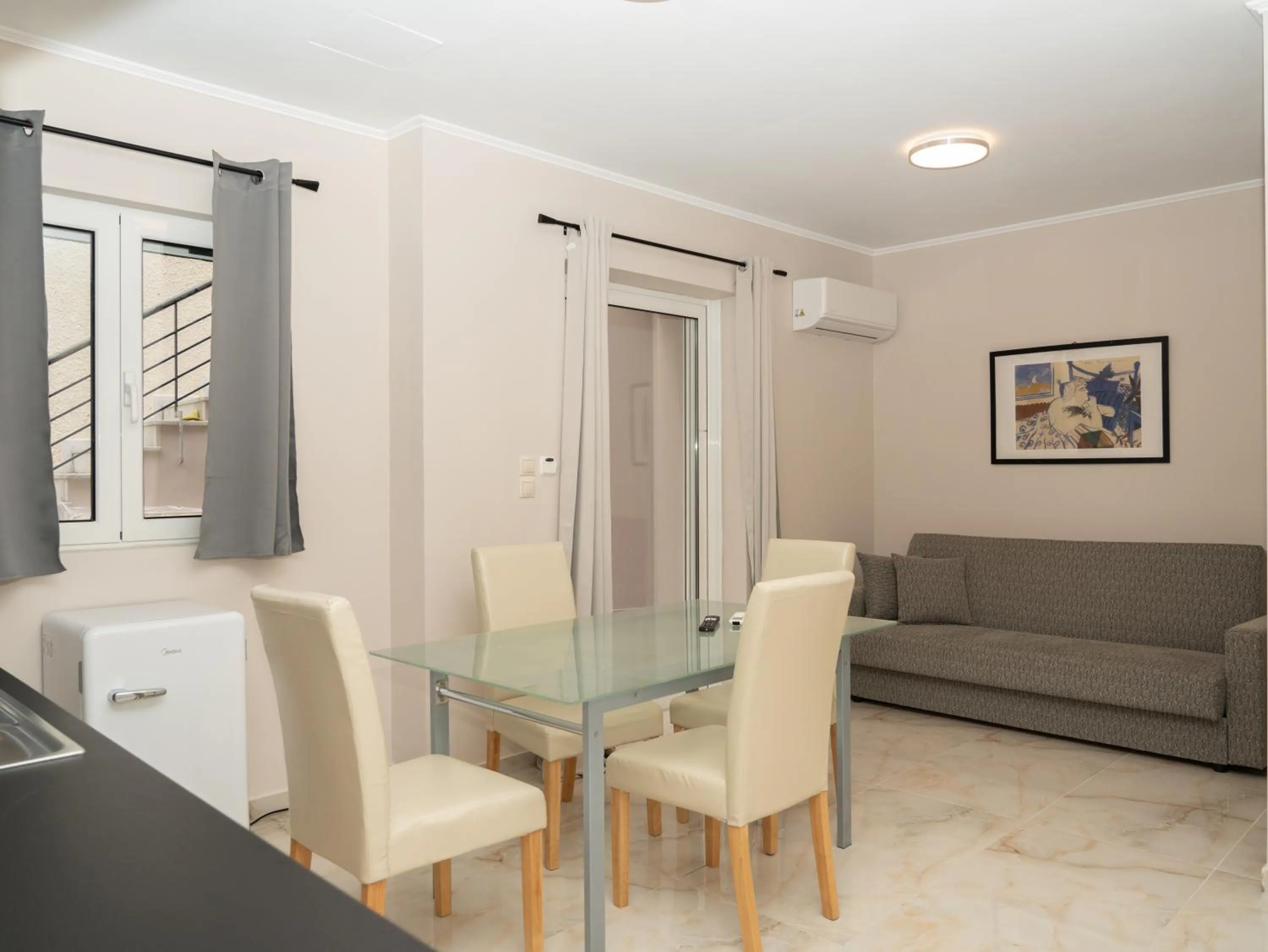 Dining area in ALLAGIANNIS GROUP APARTMENTS