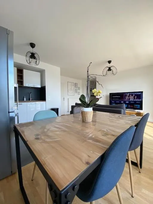 Kitchen or kitchenette in Suite Riviera - Vue Disneyland