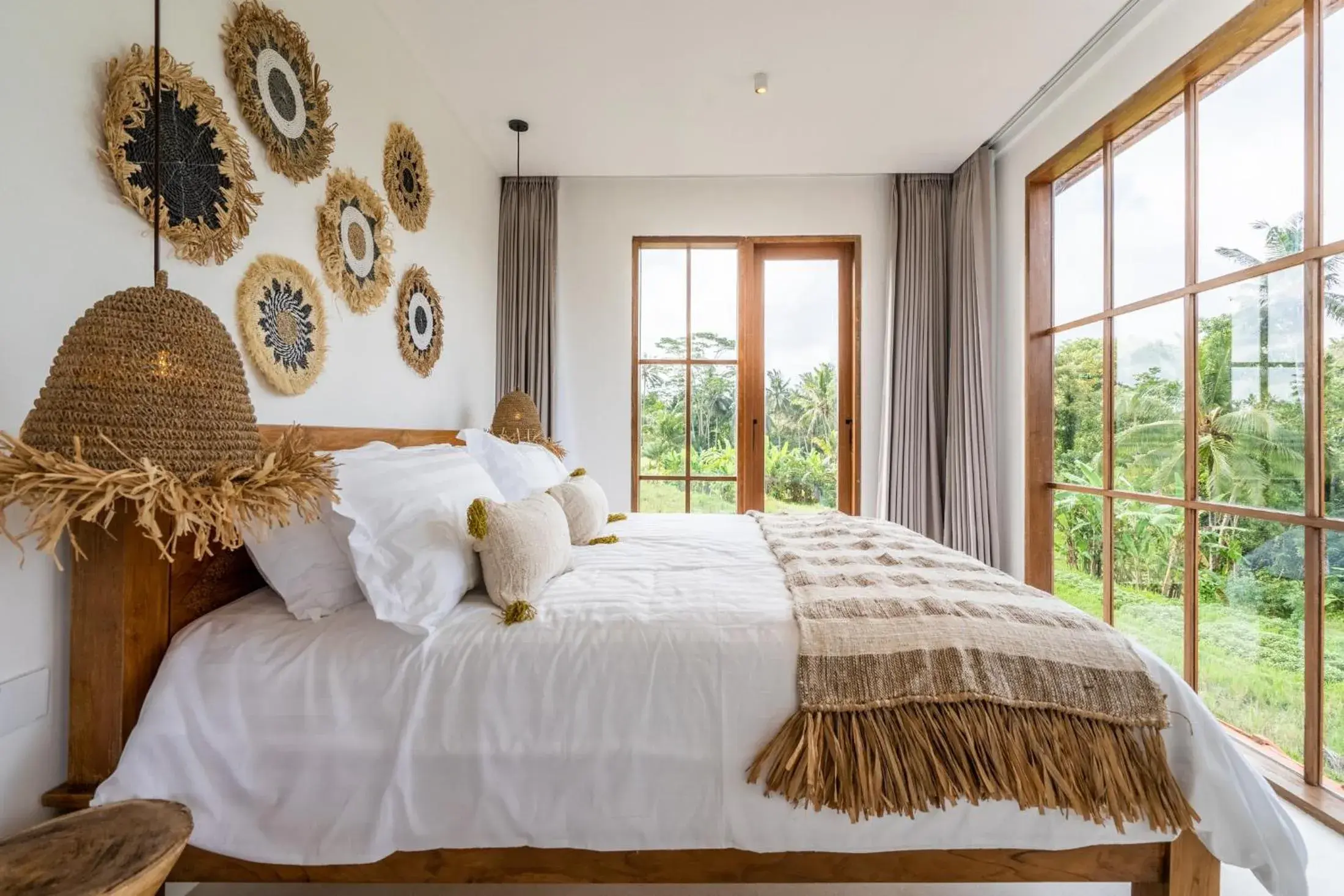 Bed in Elegant Tembaga by EVDEkimi Villa - A Modern Home with Panoramic Views and Pool Bed in Elegant Tembaga by EVDEkimi Villa - A Modern Home with Panoramic Views and Pool
