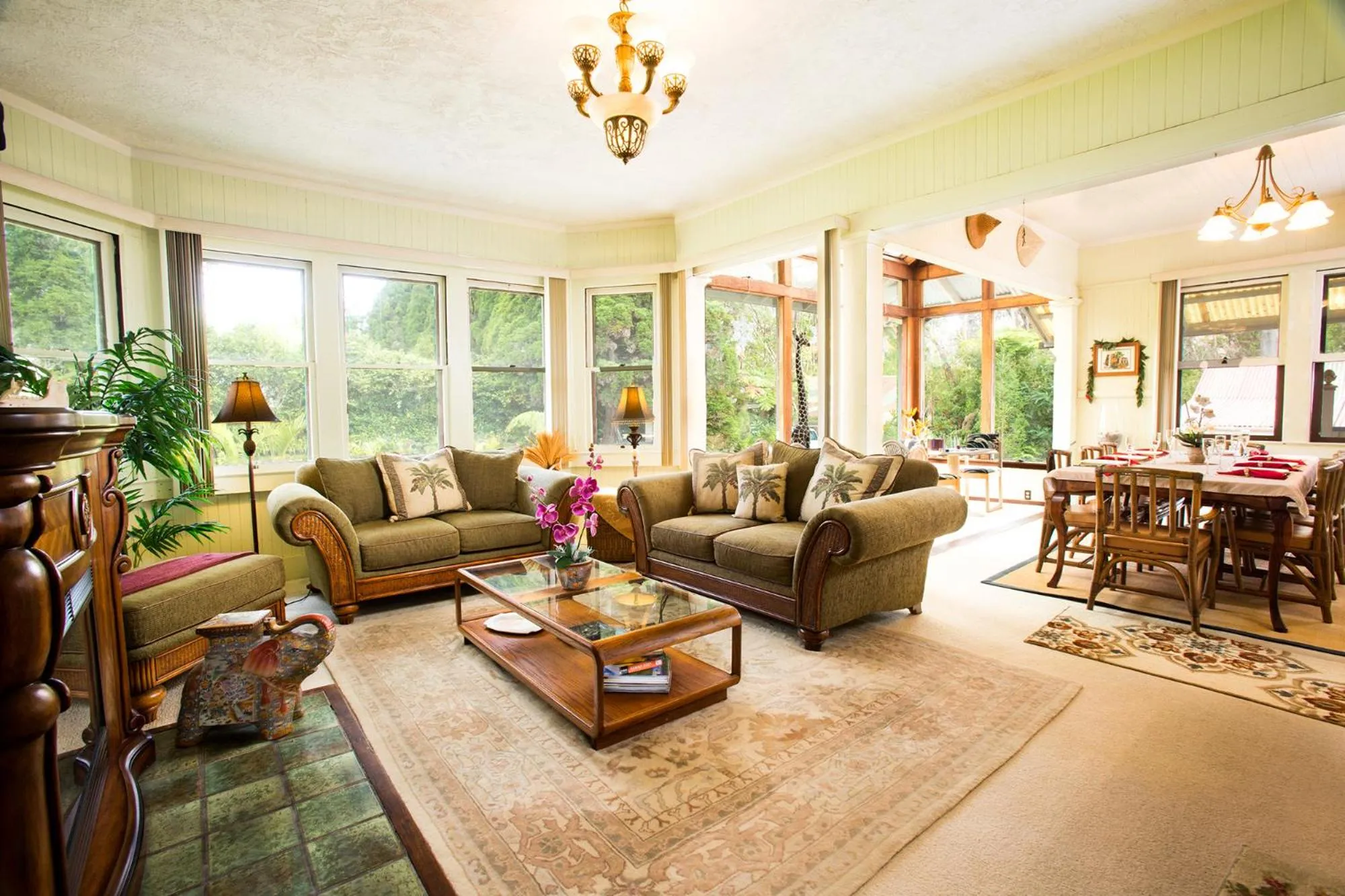 Property building in Aloha Junction Bed and Breakfast -Minutes away from Hawaii Volcanoes National Park