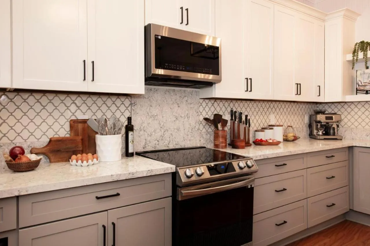 Coffee/tea facilities in Aloha Junction Bed and Breakfast -Minutes away from Hawaii Volcanoes National Park