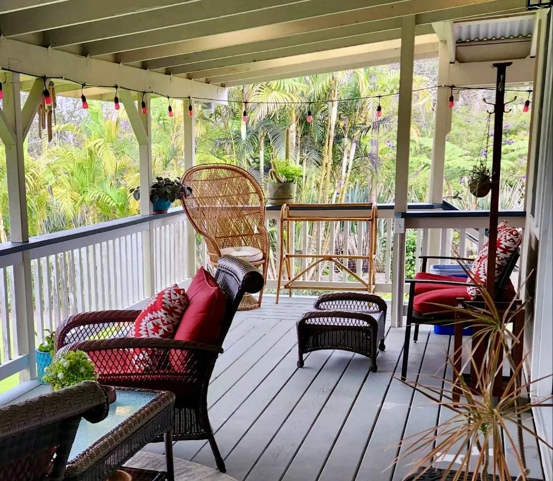 Patio in Aloha Junction Bed and Breakfast -Minutes away from Hawaii Volcanoes National Park