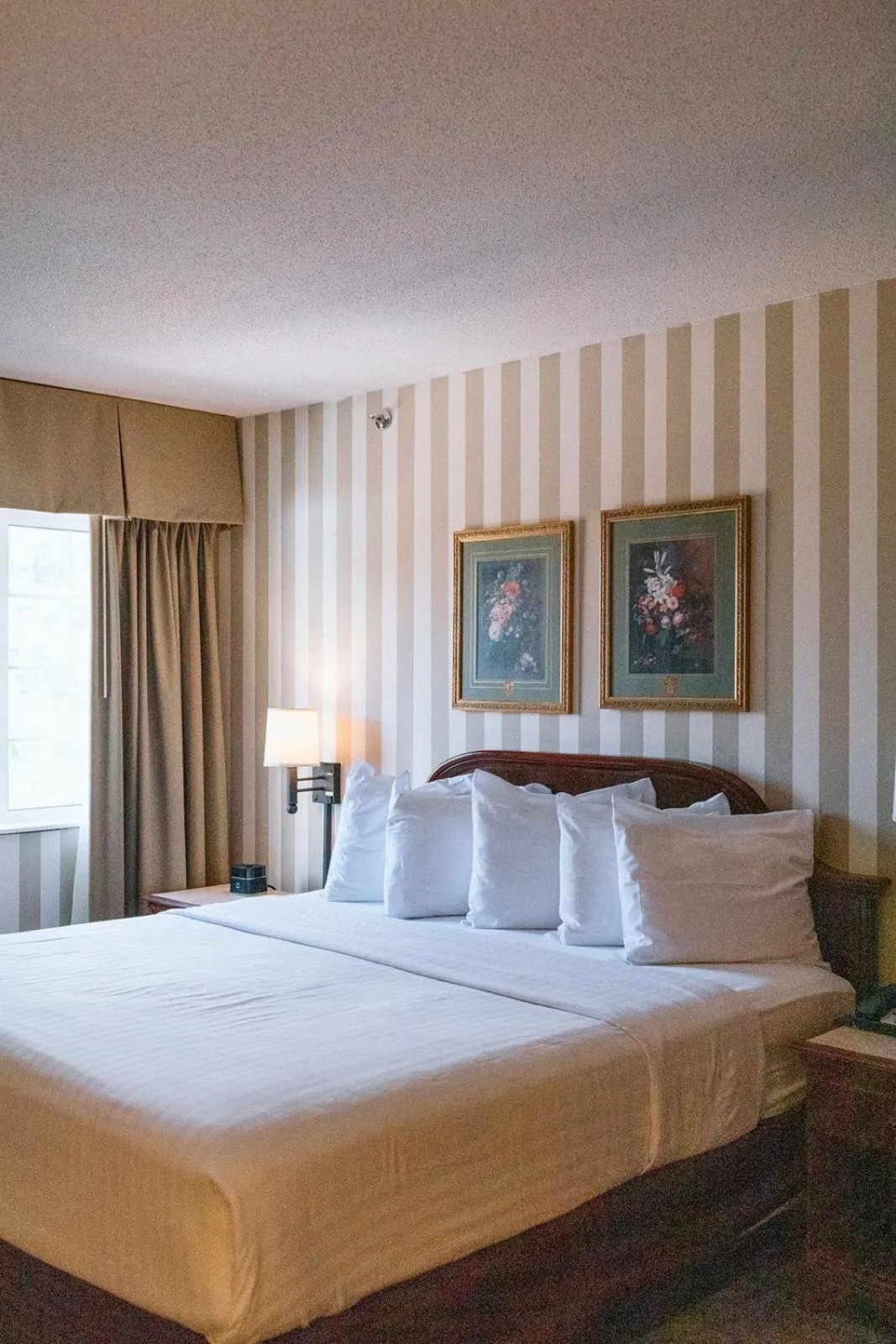 Bed in Bayshore Resort