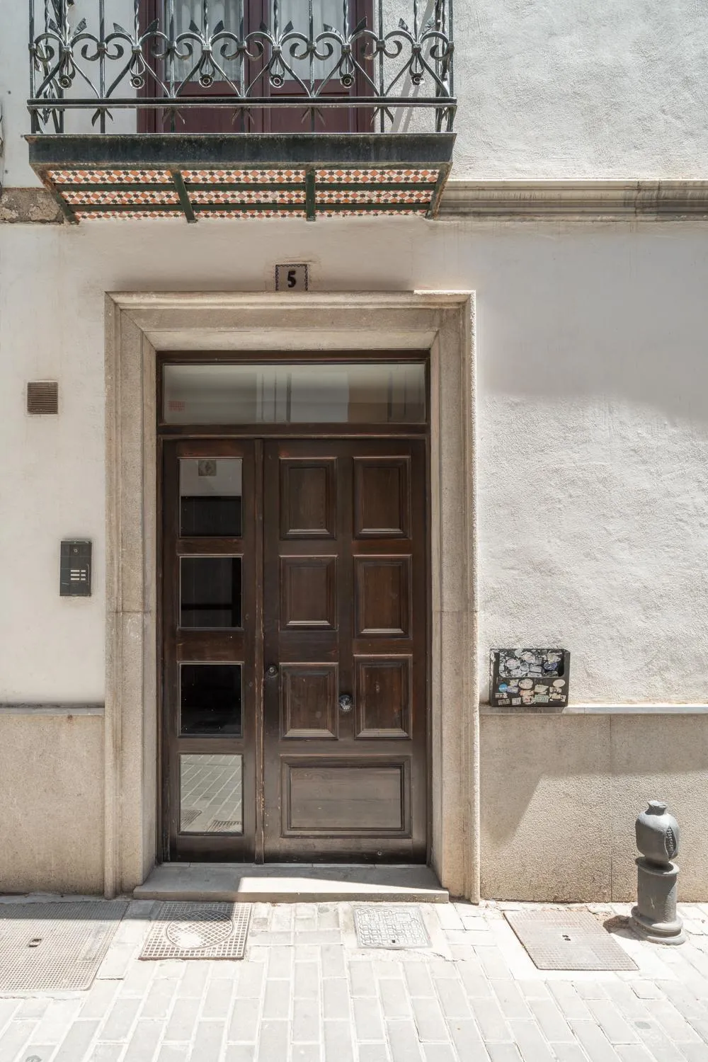 Facade/entrance in tuGuest Corazón de Granada Apartment