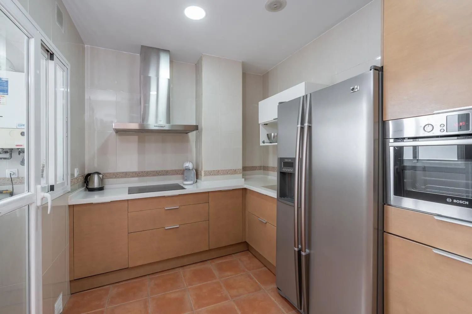 Kitchen or kitchenette in tuGuest Corazón de Granada Apartment