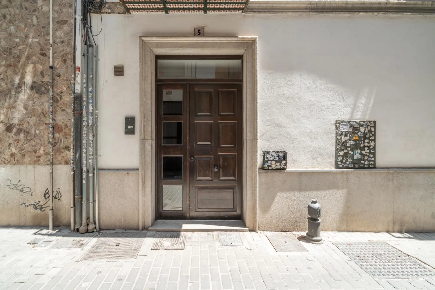 Facade/entrance in tuGuest Corazón de Granada Apartment