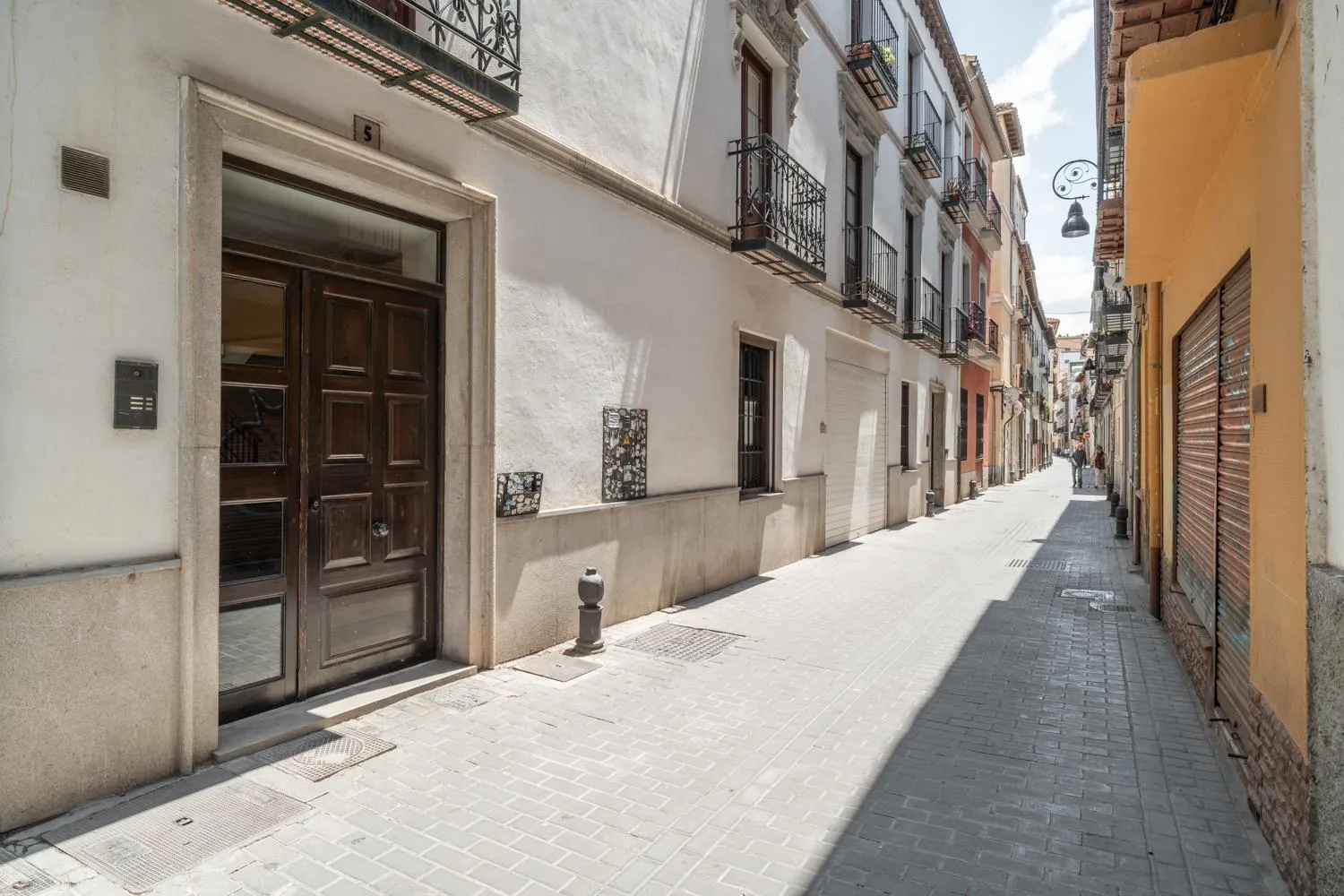Street view in tuGuest Corazón de Granada Apartment