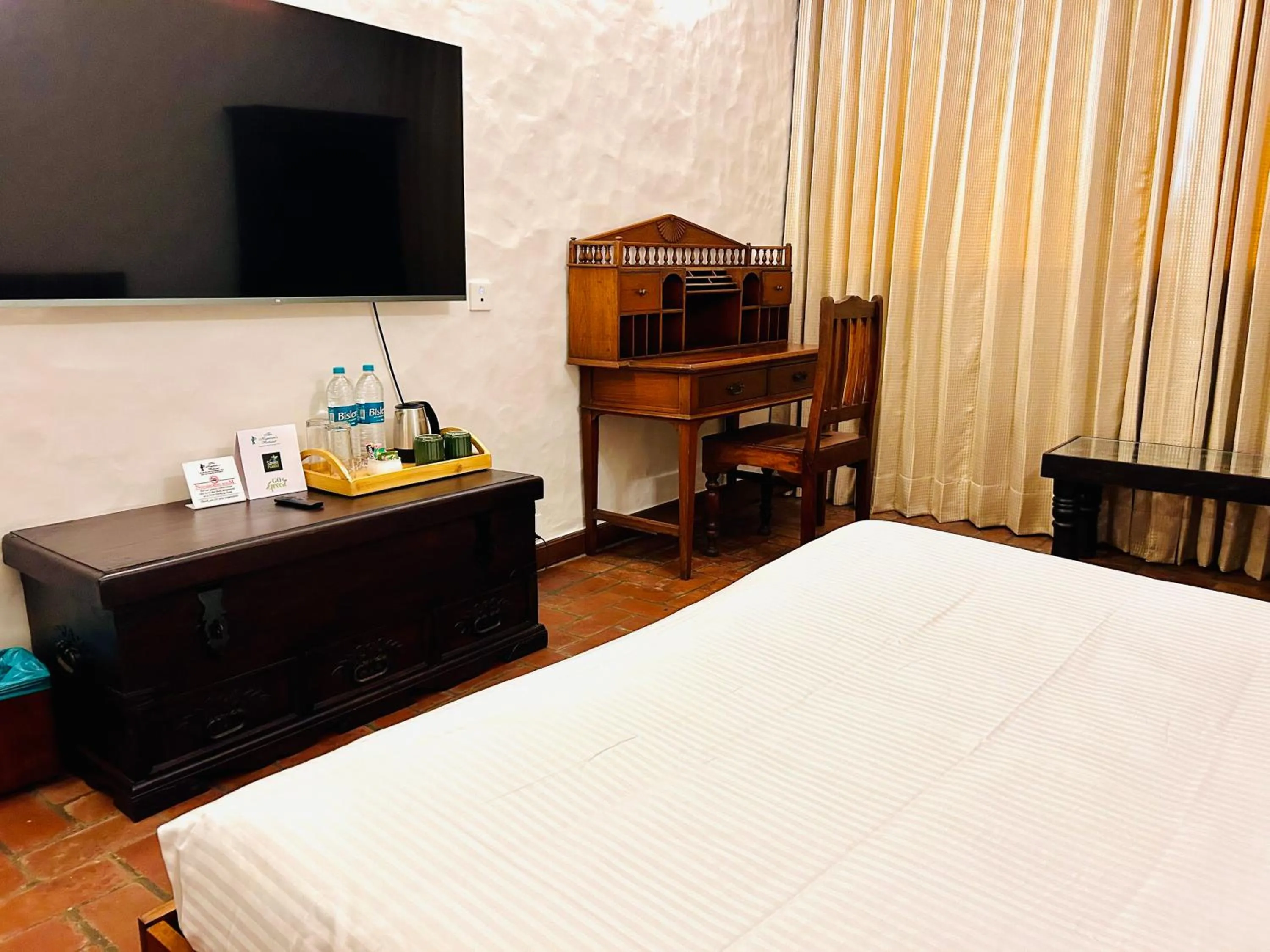 Bed in The Kaptain's Retreat