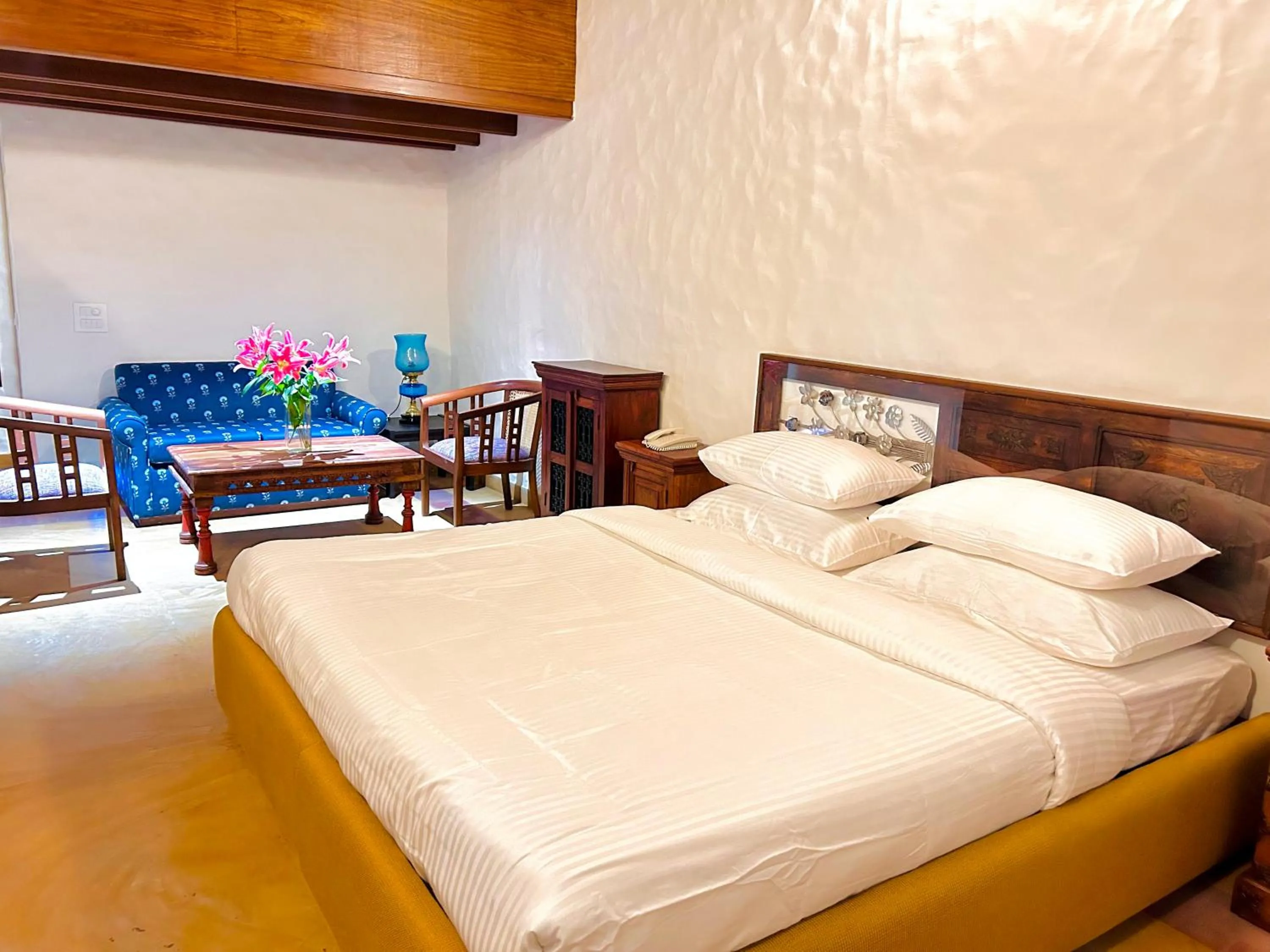 Bed in The Kaptain's Retreat