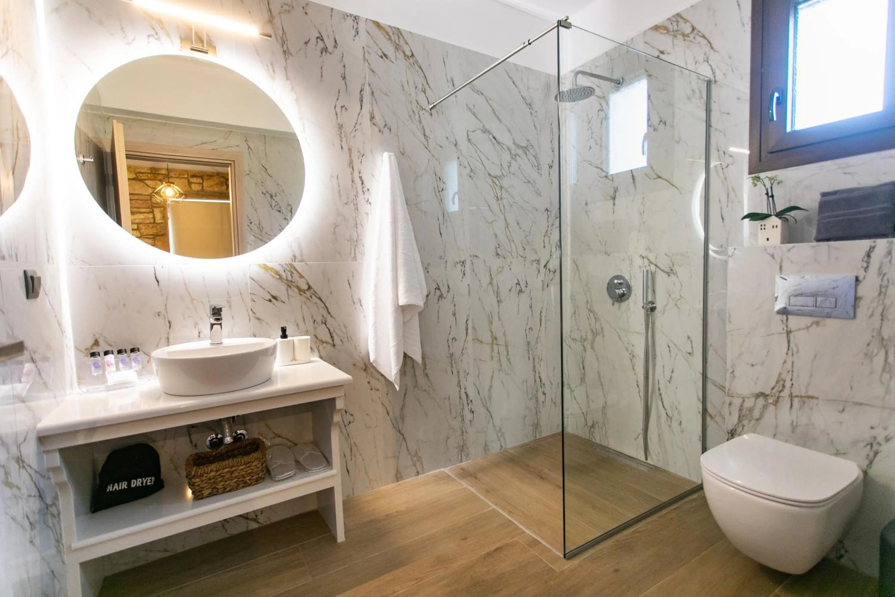 Michelangelo suites and apartments